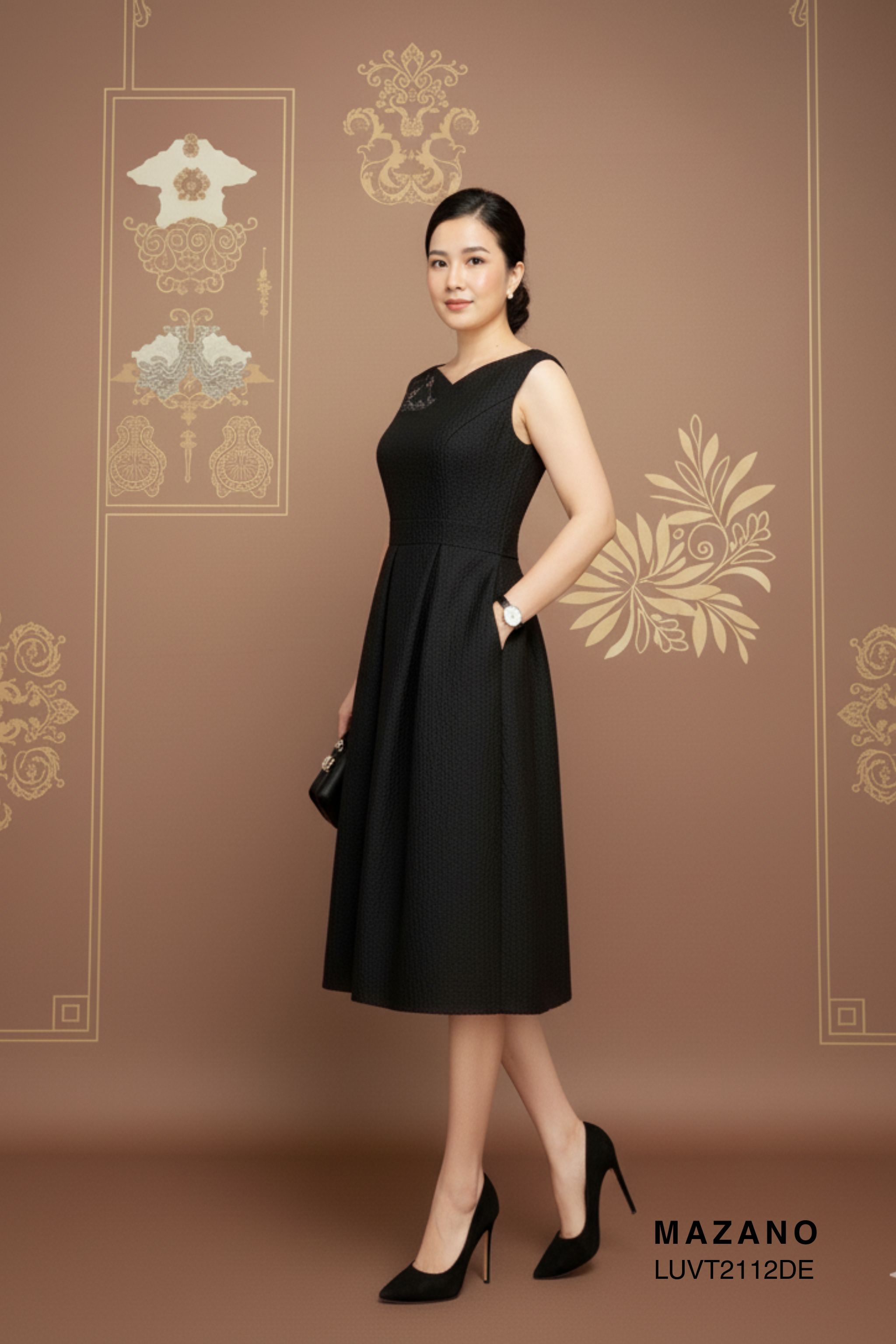 Đầm đen xòe đính đá cổ cách điệu_thumbnail_2