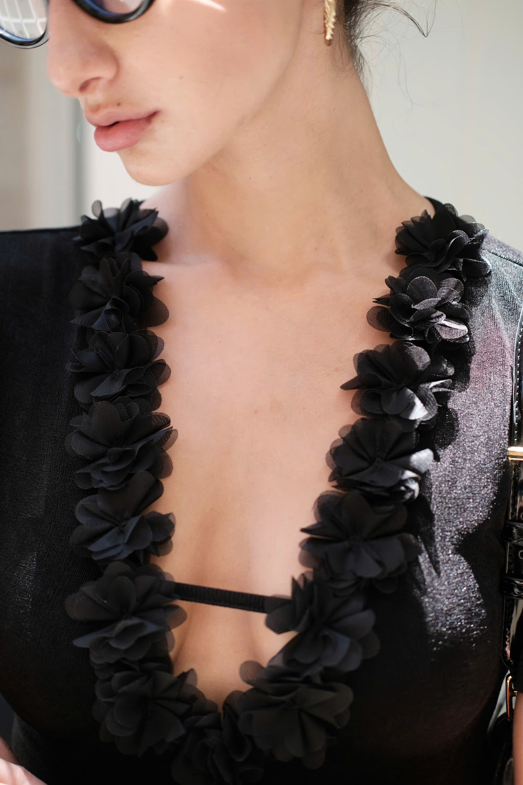 Áo viền cổ hoa_thumbnail_2