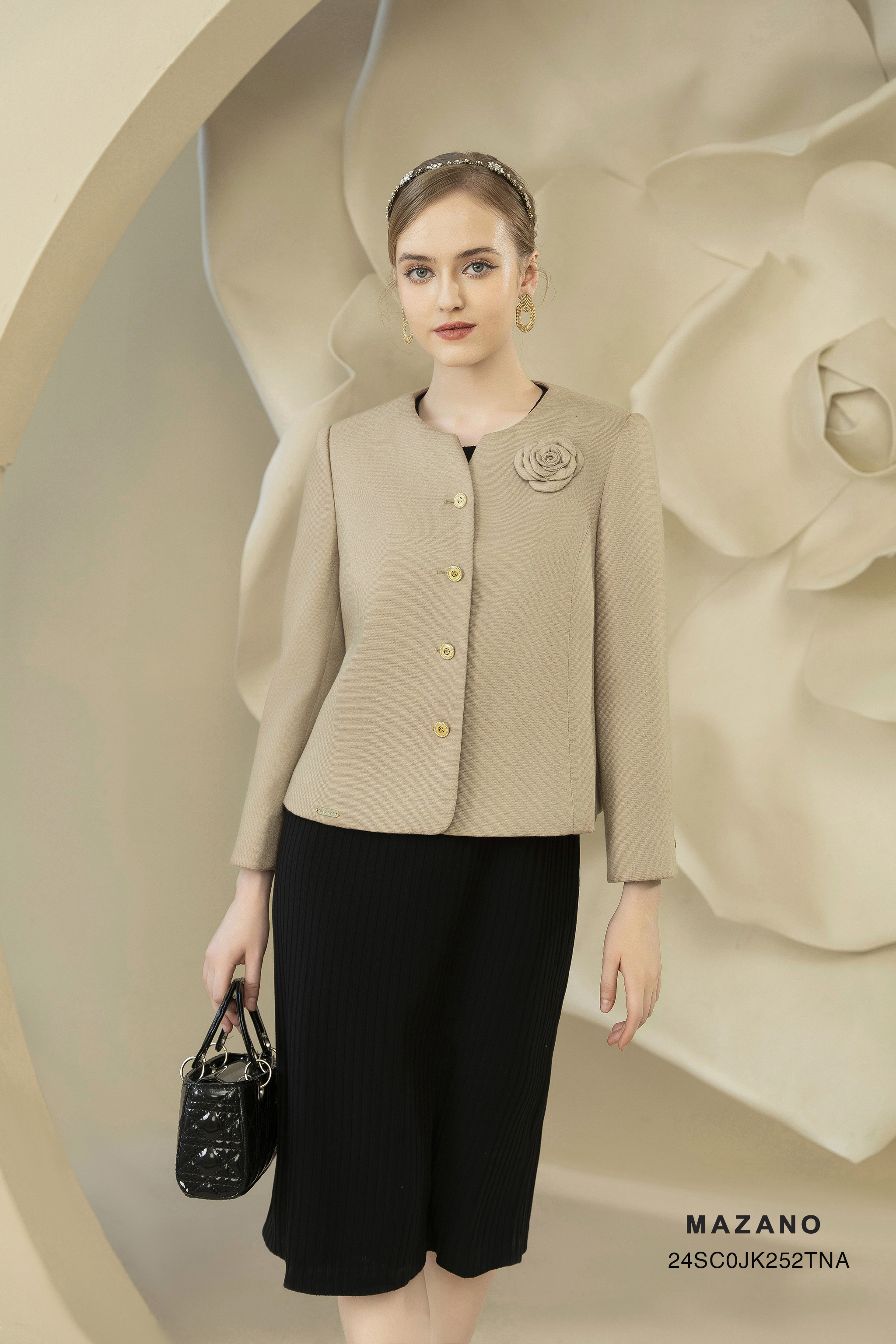 Áo khoác suông ngắn Vải thô dày nhập khẩu Đính trang trí hoa cuốn Cổ tròn cách điệu Tay dài Dài qua eo_thumbnail_2