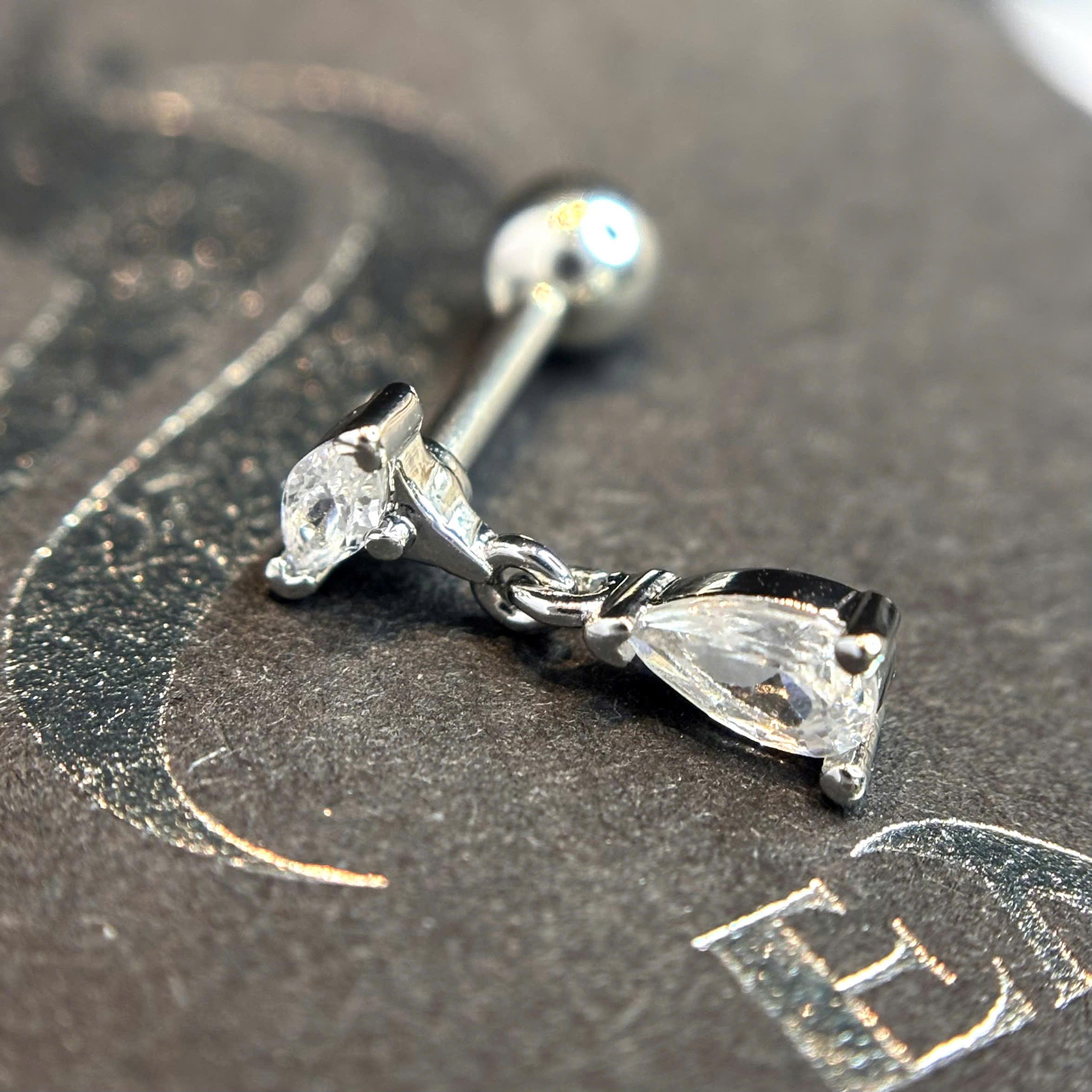 Khuyên kiểu pha lê rơi giọt nước đít dẹt