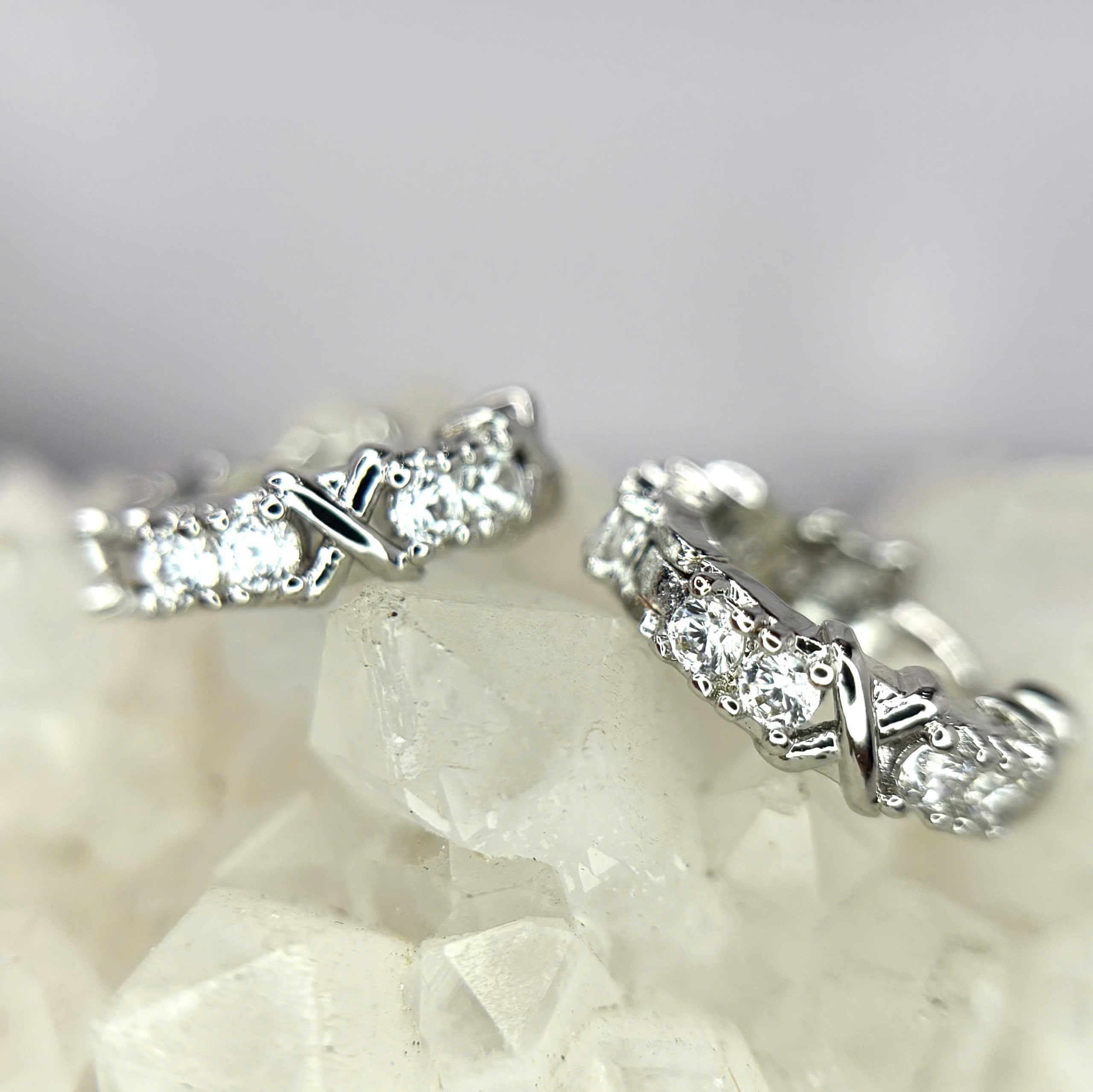 Khuyên vòng kiểu chữ X đá trắng 8mm_thumbnail_2