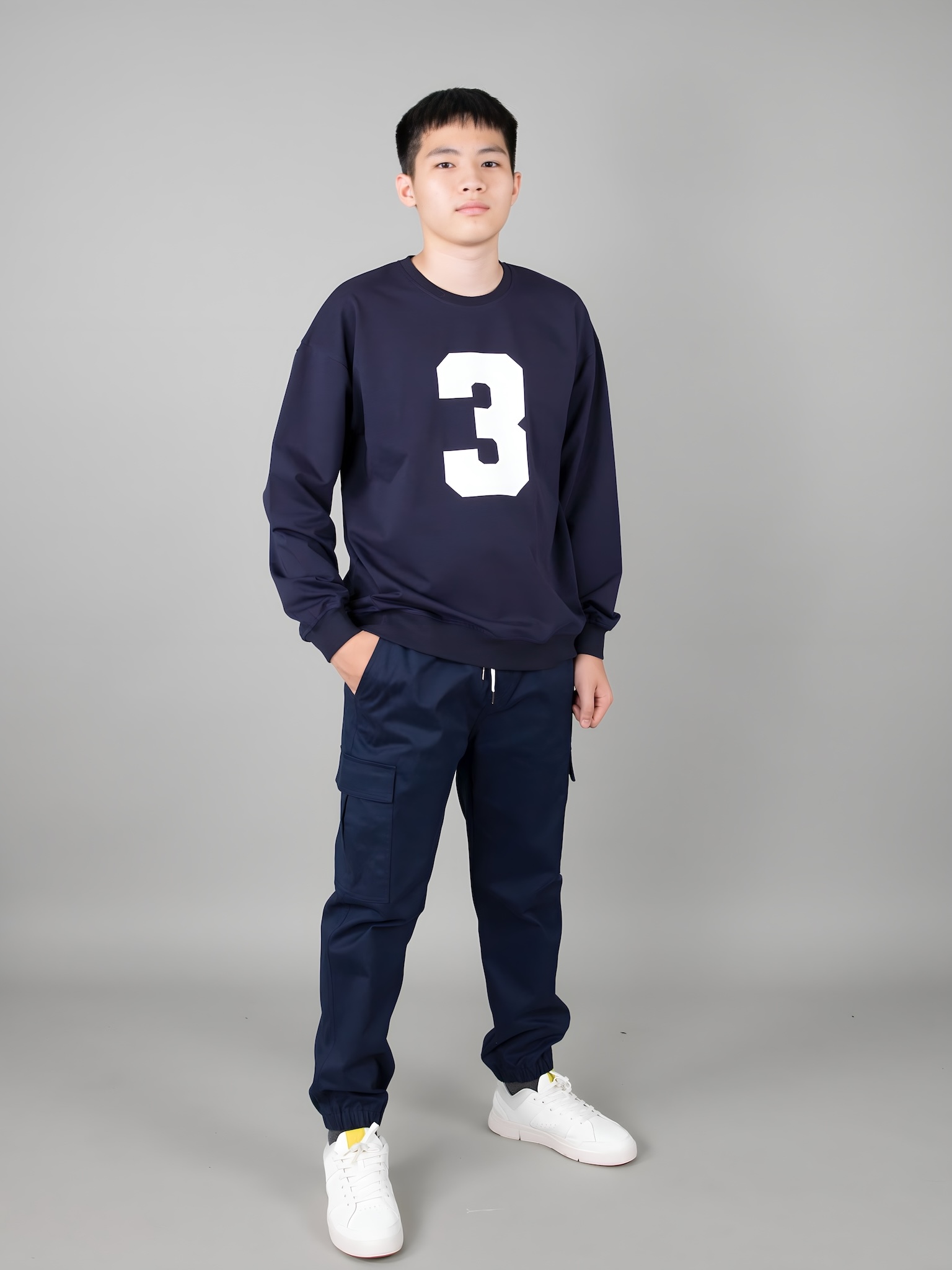 Áo nỉ cổ tròn màu xanh đen in số 3_thumbnail_2