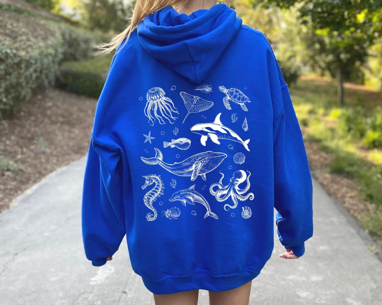 Comfortable Hoodie with Artistic Back Print_thumbnail_5