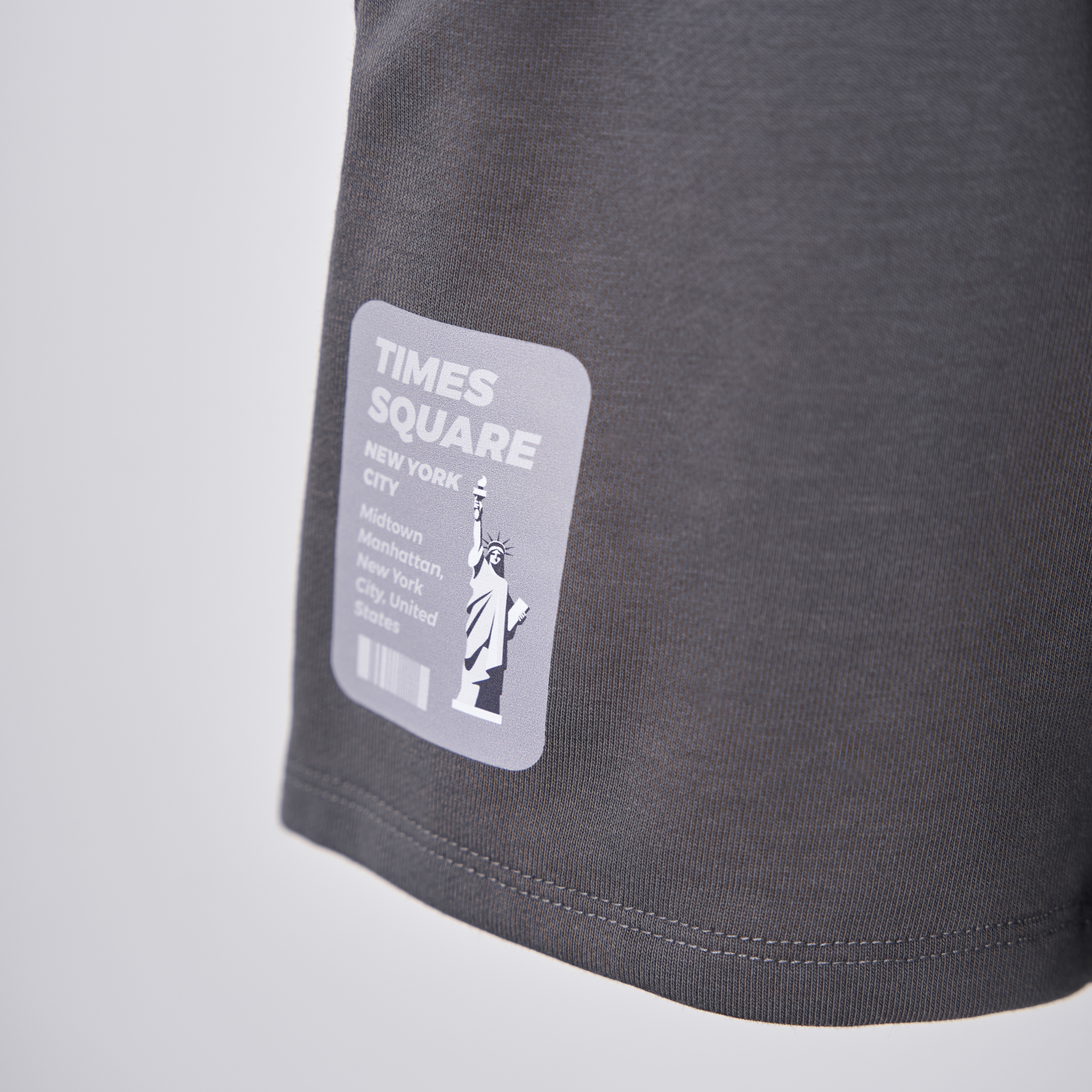 Quần short phối chéo in chữ_thumbnail_4