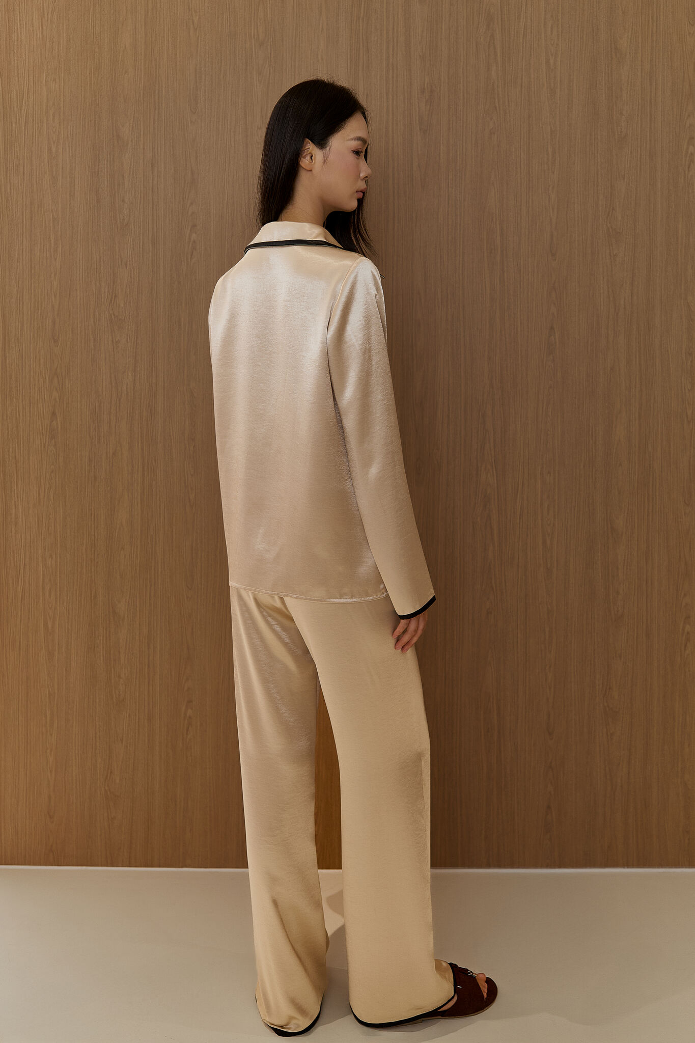 Bộ Lụa 𝑺𝒐𝒇𝒕 𝑯𝒐𝒖𝒓𝒔 áo dài tay, quần dài BN659_thumbnail_4