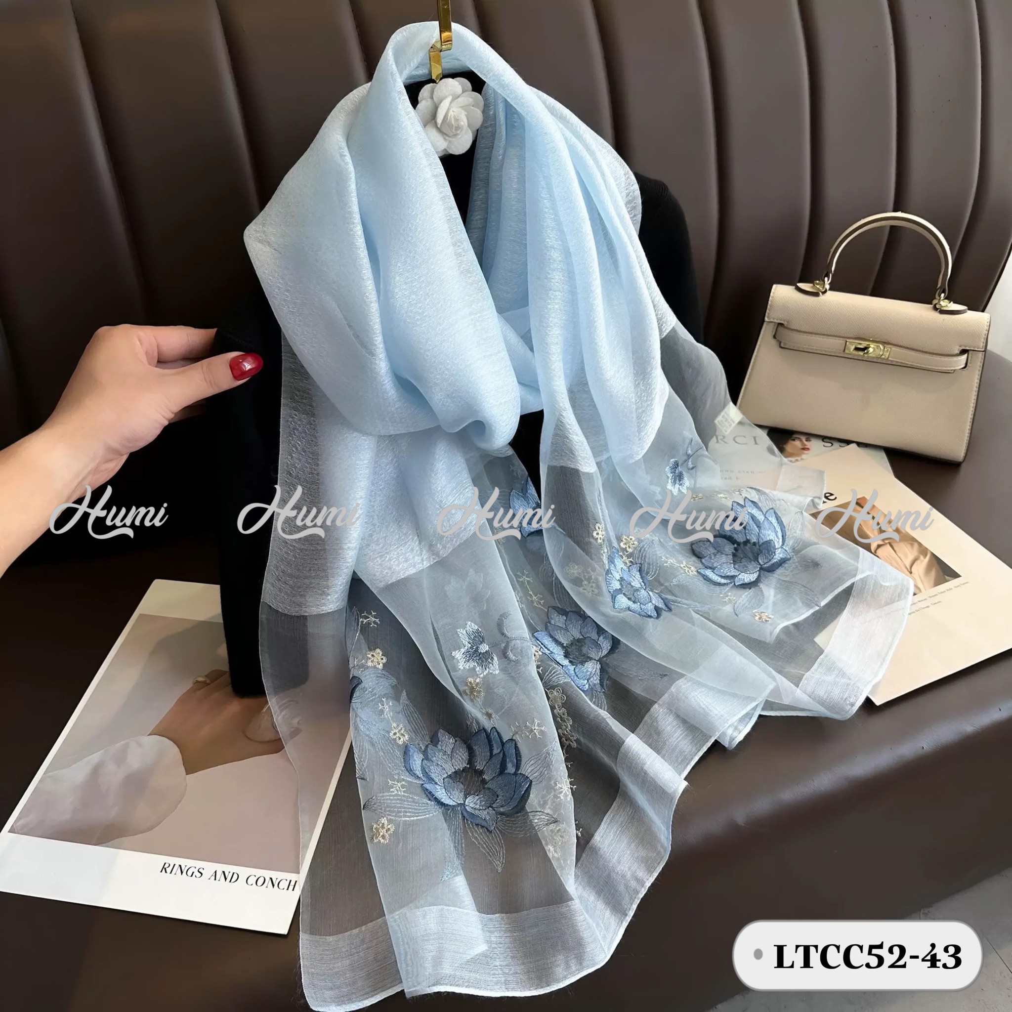 KHĂN TƠ THÊU HOA SEN (LTCC52-43 Xanh)