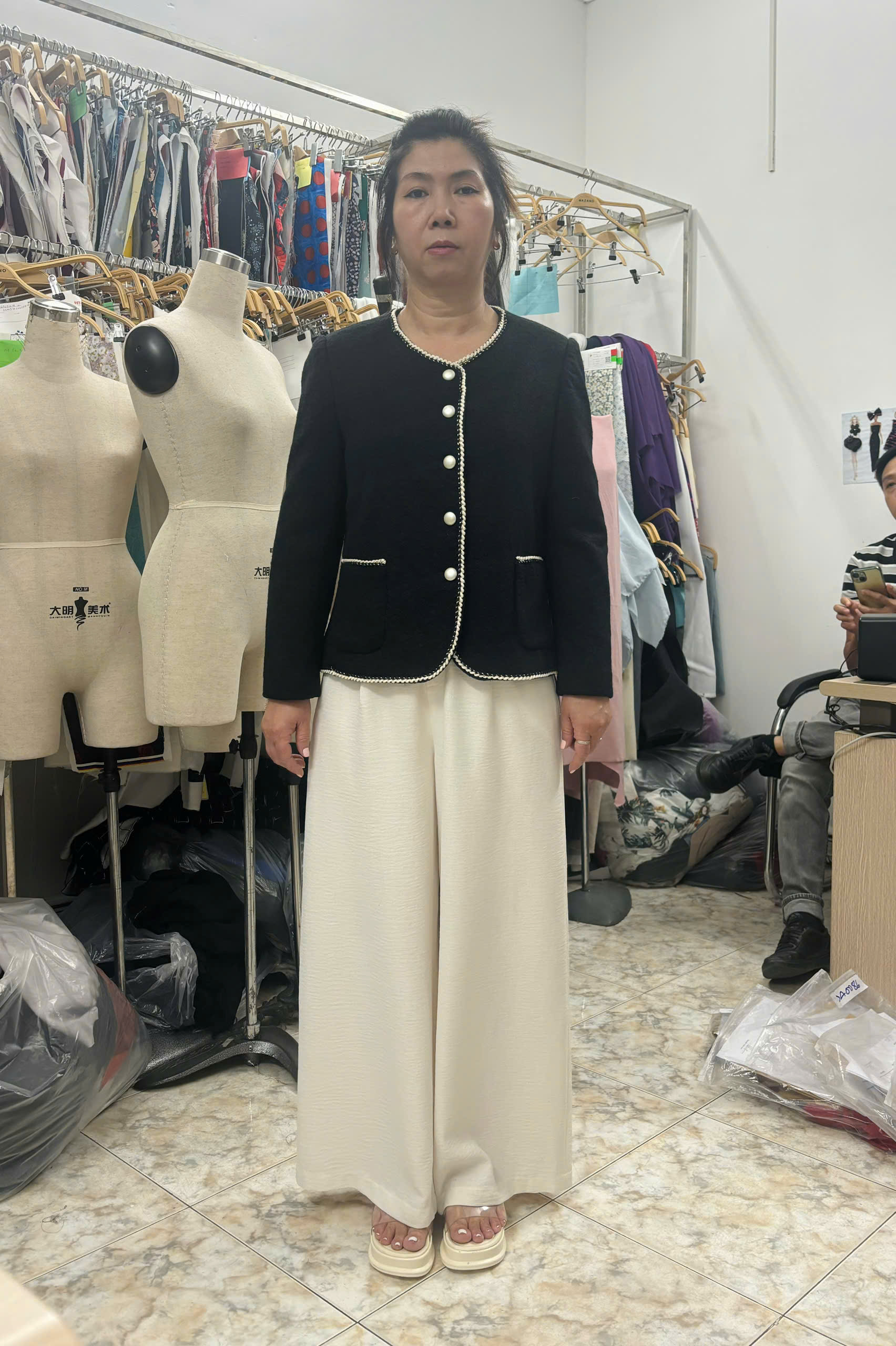 Áo khoác ngắn Suông Vải ren len Cổ tròn kẹp dây  trang tri  Dài dưới eo