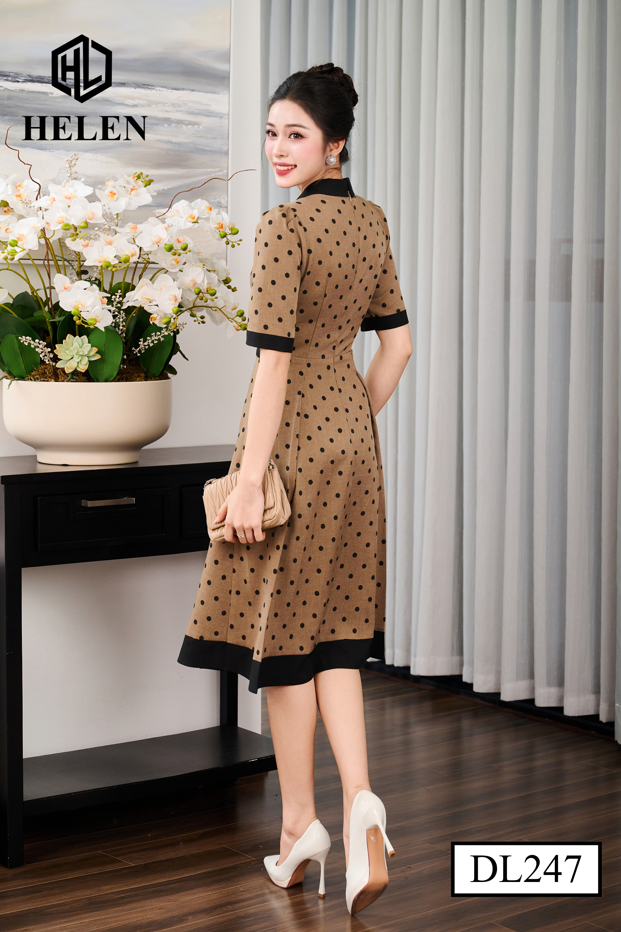 Đầm xòe nâu chấm đen cổ đức DL247
