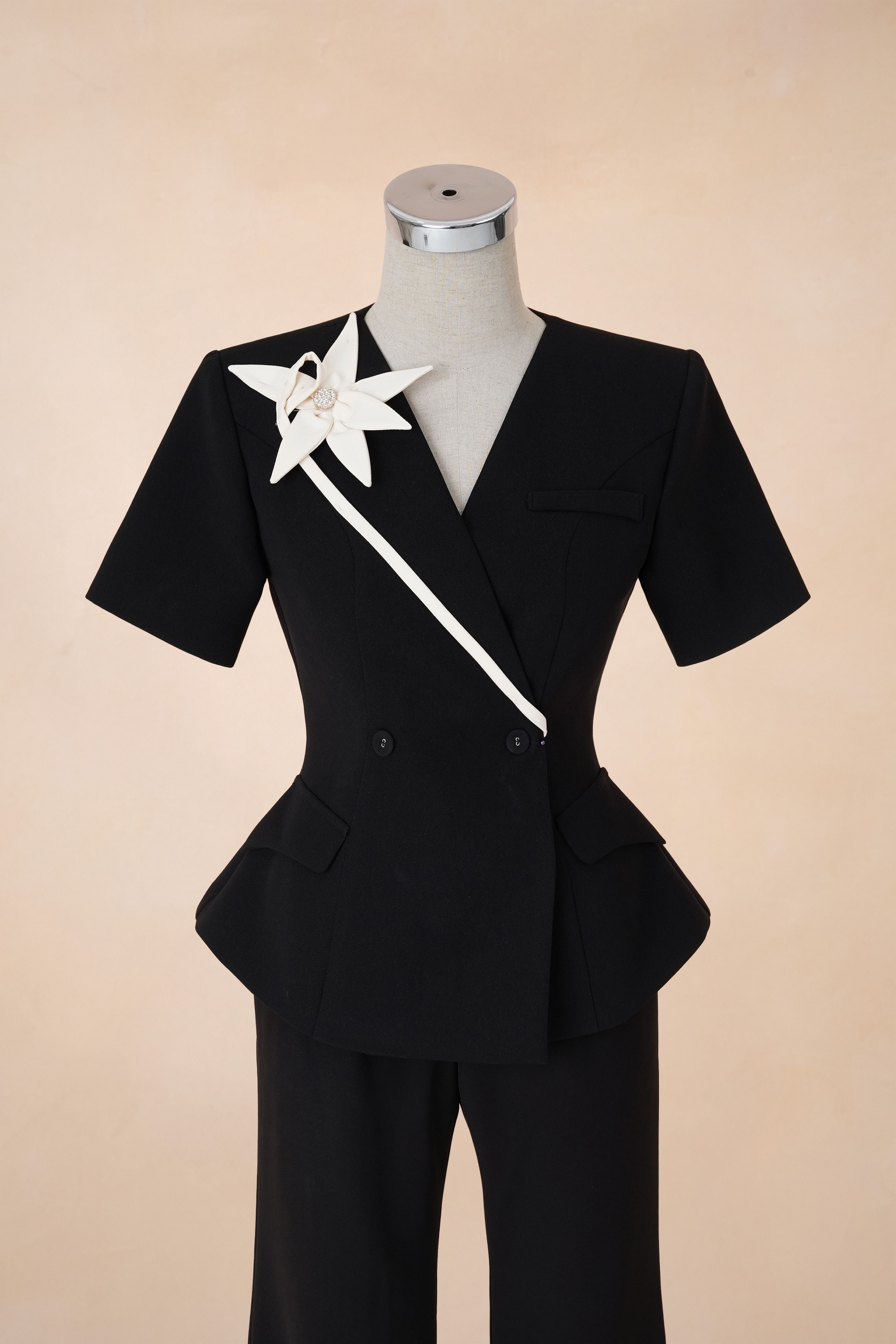 Áo PL Cổ V Hoa Vai