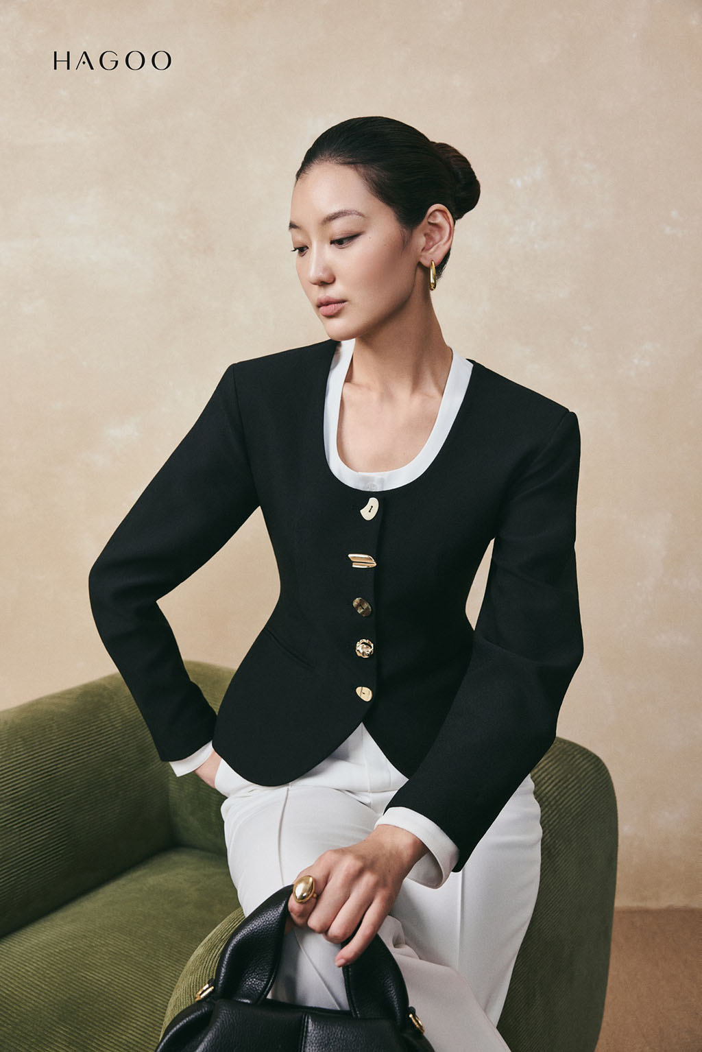 Blazer cổ tròn tay phồng HAGOO