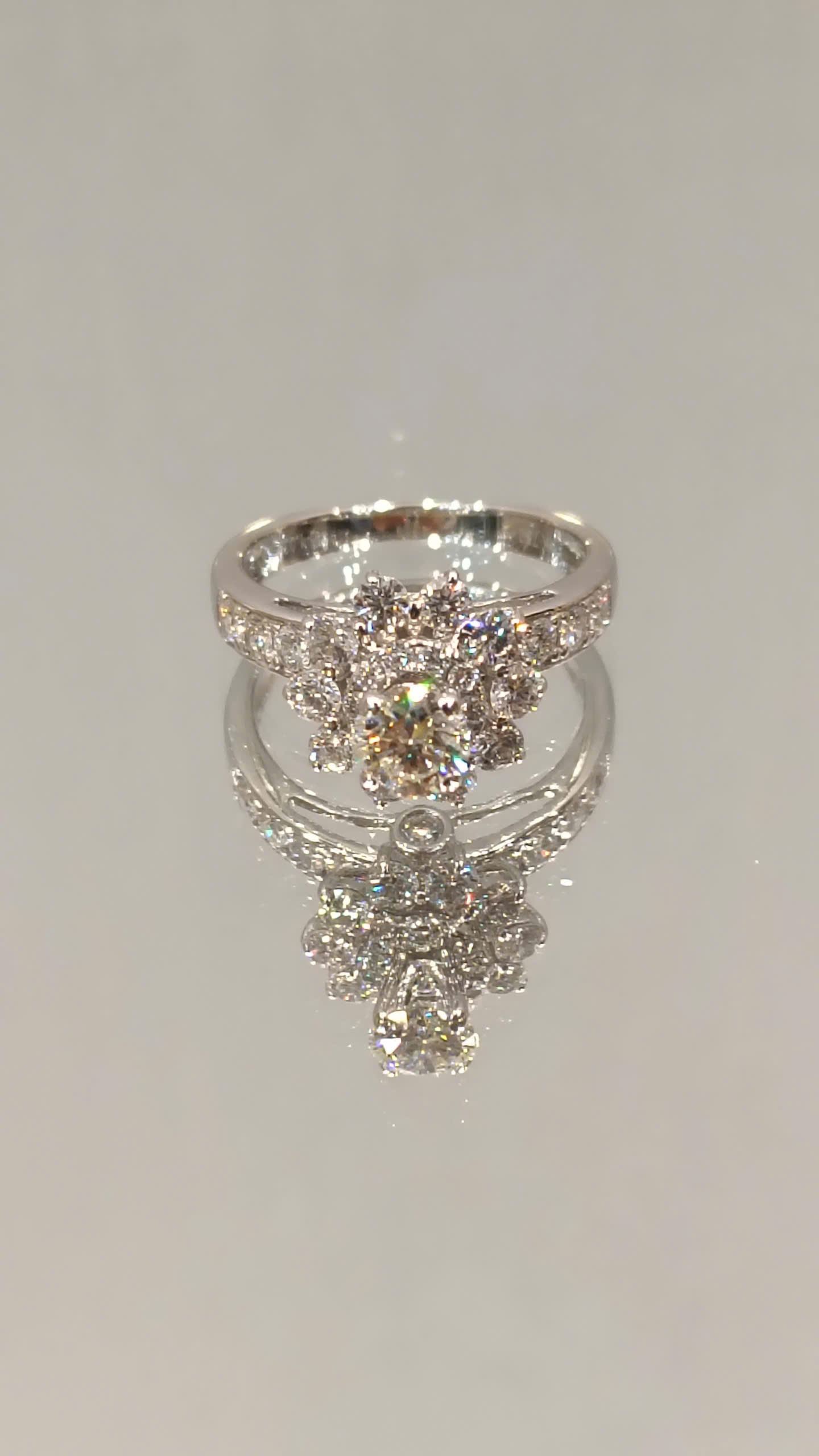 Nhẫn Halo Hoa Chủ 4.5Ly