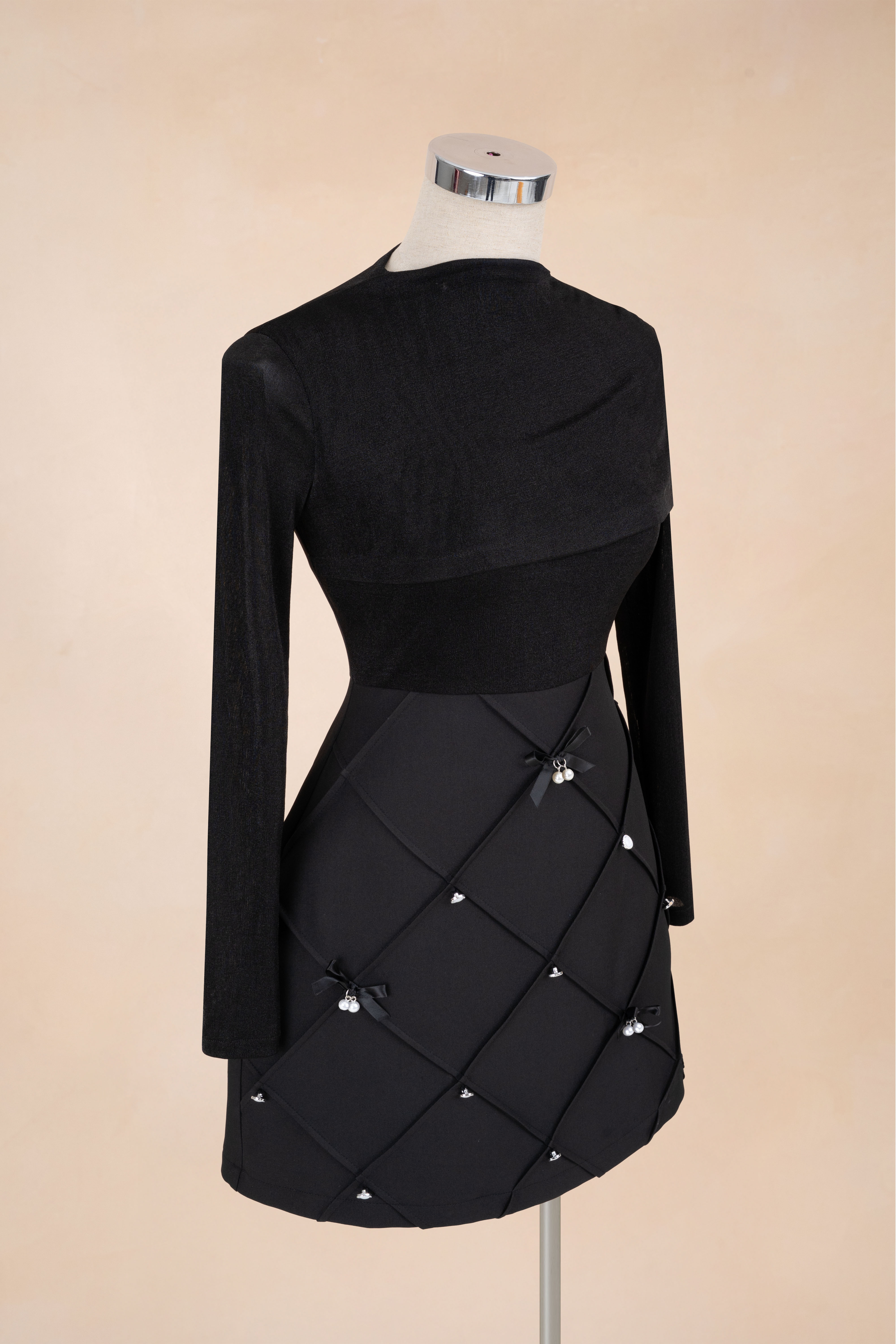 Đầm Chữ A Ngắn Đính Nơ Vạt Chéo_thumbnail_1