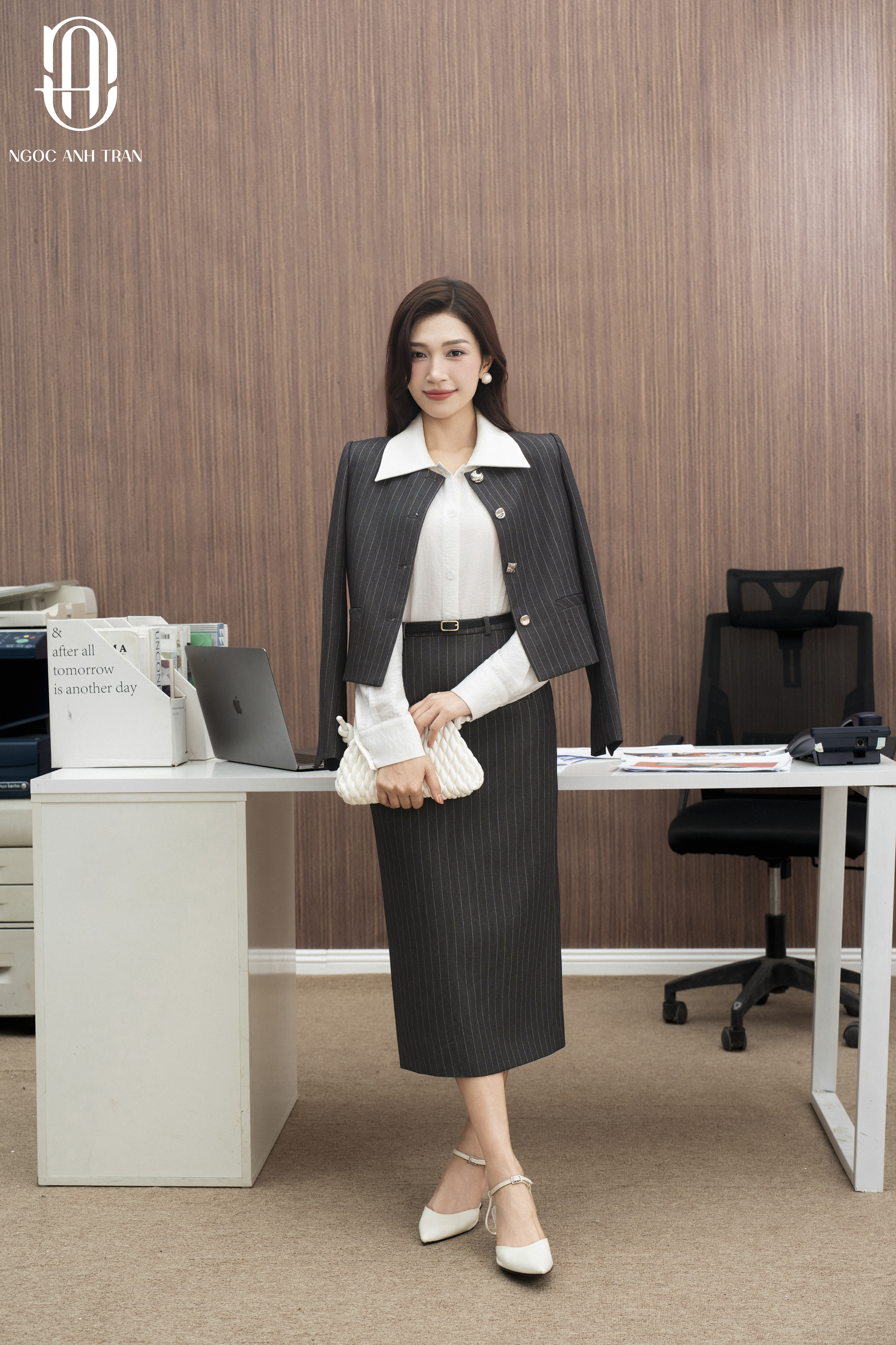 CV212 - Chân váy kẻ xám