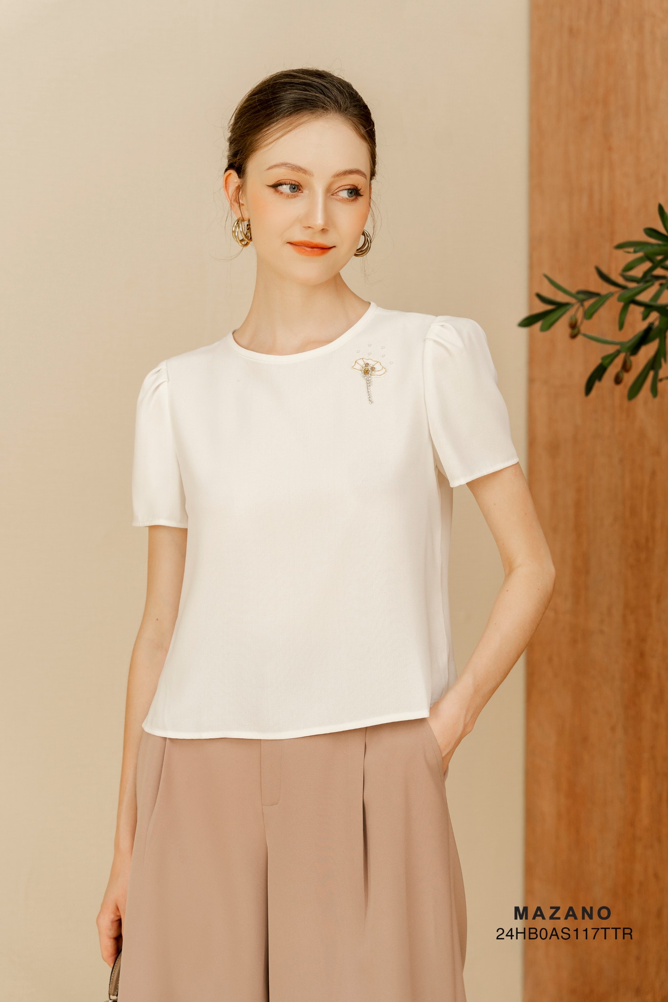 Áo tóp ngắn suông Vải thô mềm Đính  trang trí Cổ tròn Tay ngắn Dài dưới eo