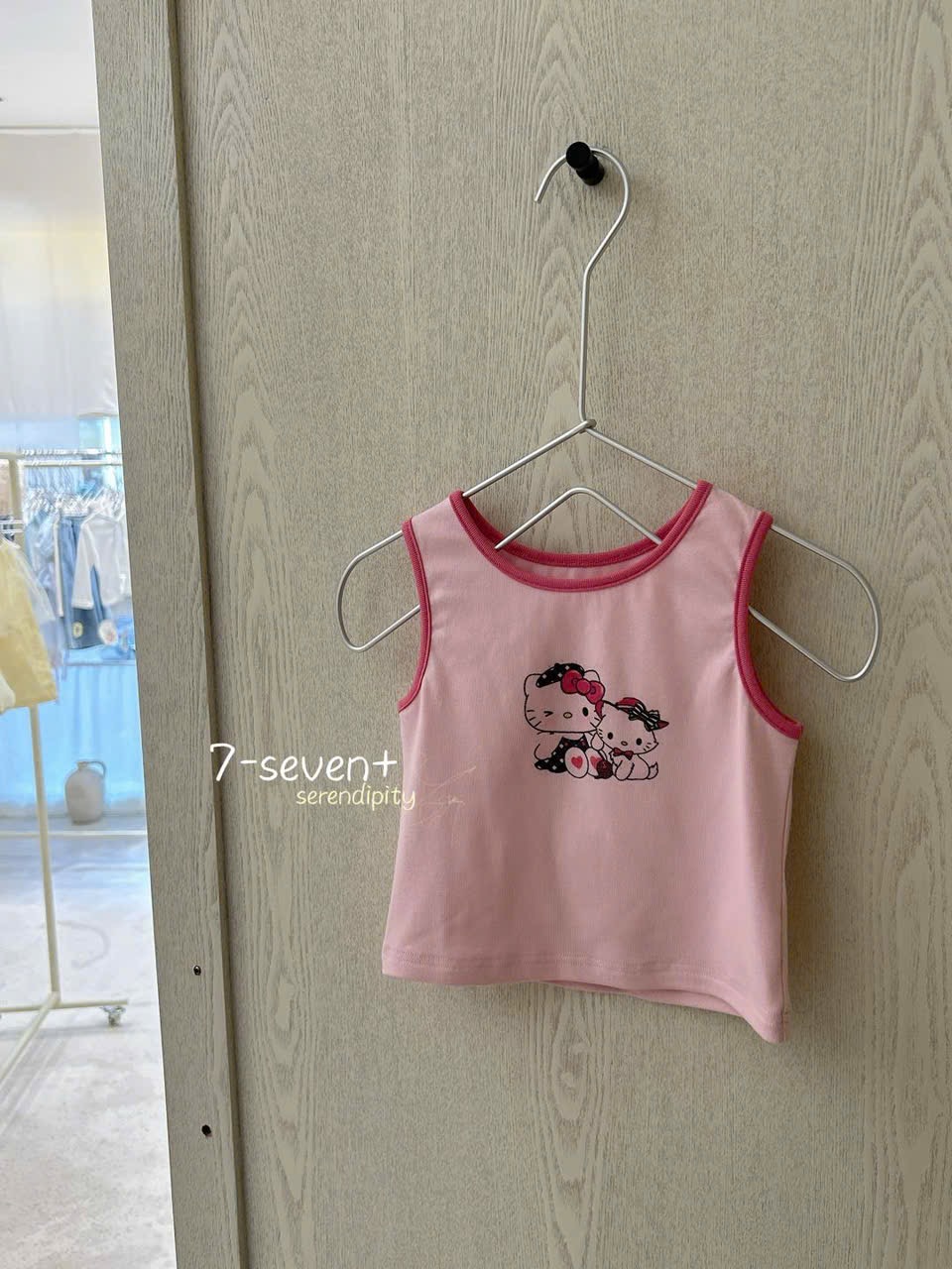 (H129) Áo sát nách hồng hoạ tiết kitty hãng Seven