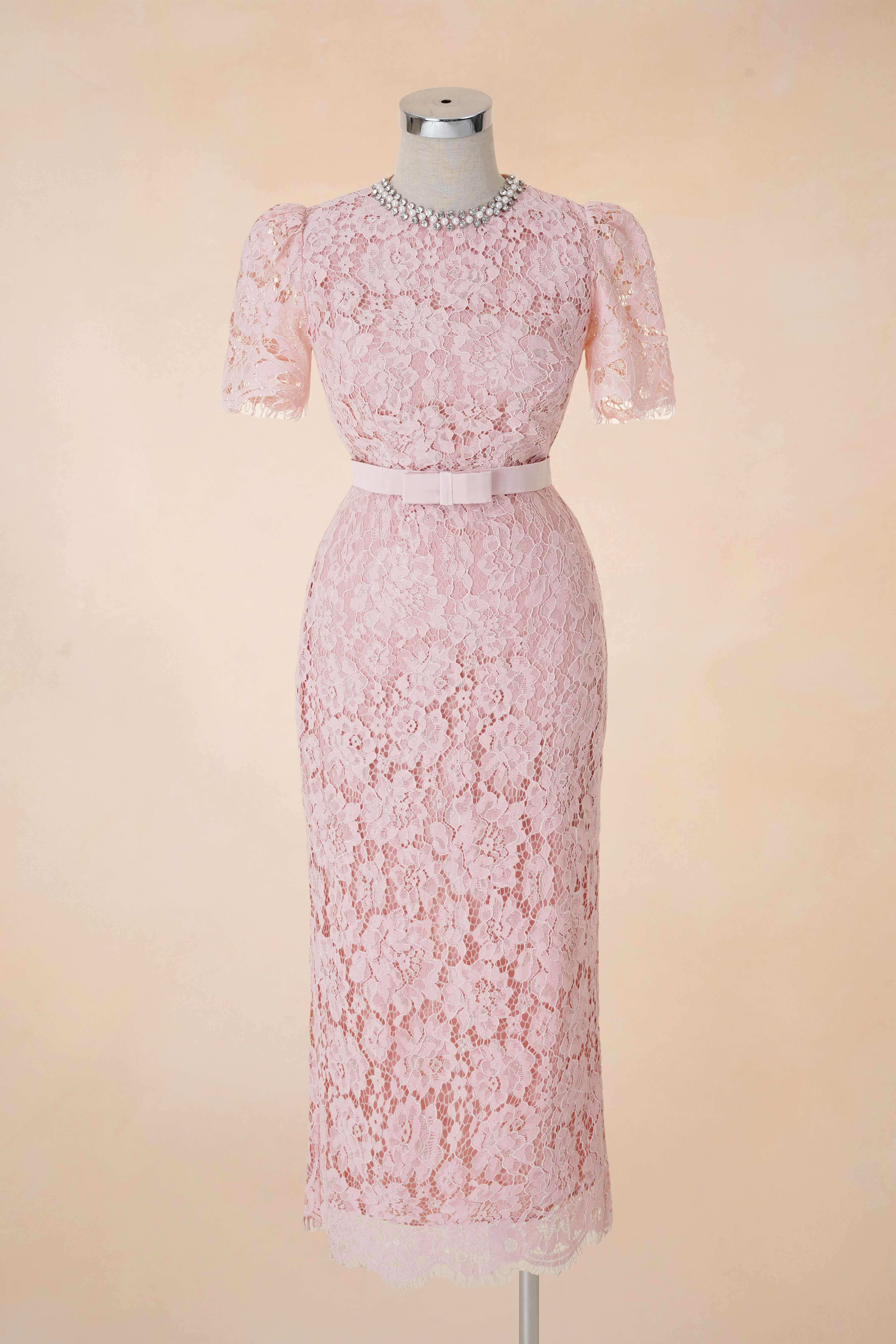 Đầm Bút Chì Ren Cổ Đá TB