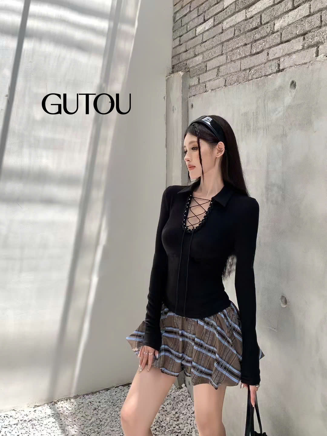 [GUTOU] Áo Thun Tay Dài Cổ V Đan Dây Đính Đá_thumbnail_7