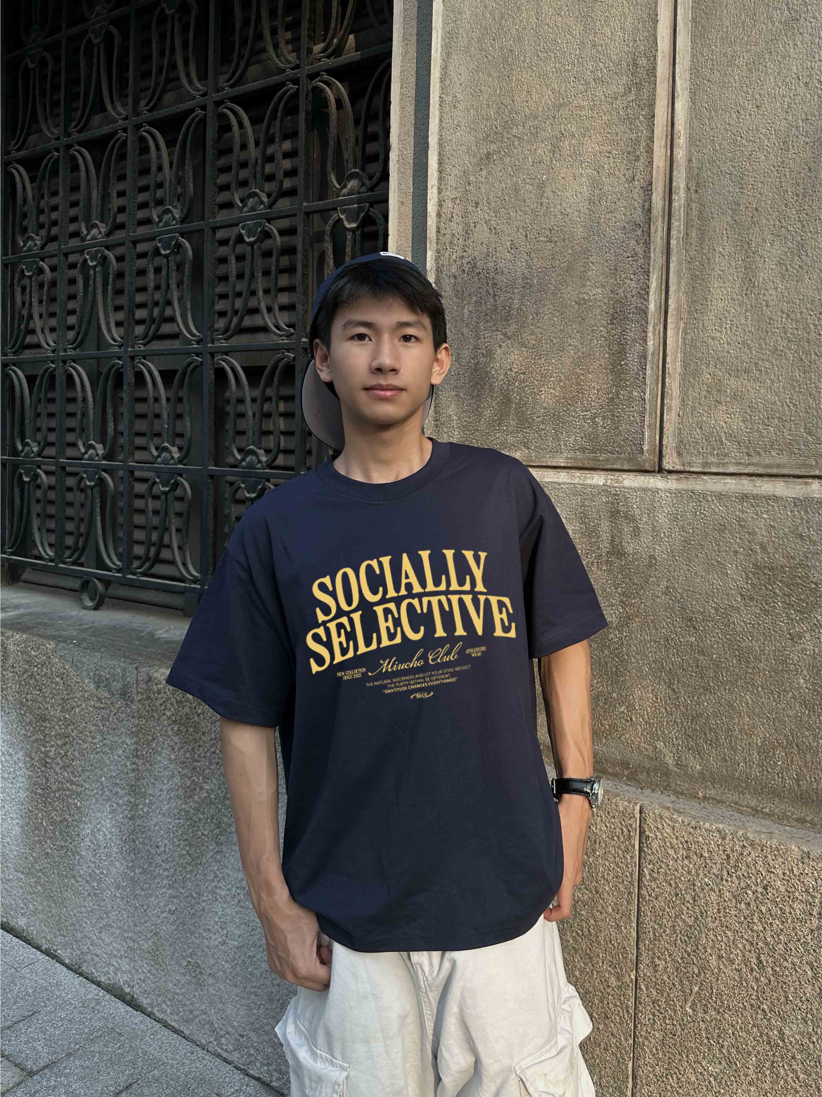 Áo thun nam form boxy cổ tròn AXD2423 Miucho Club vải cotton thoáng mát in typography_thumbnail_3