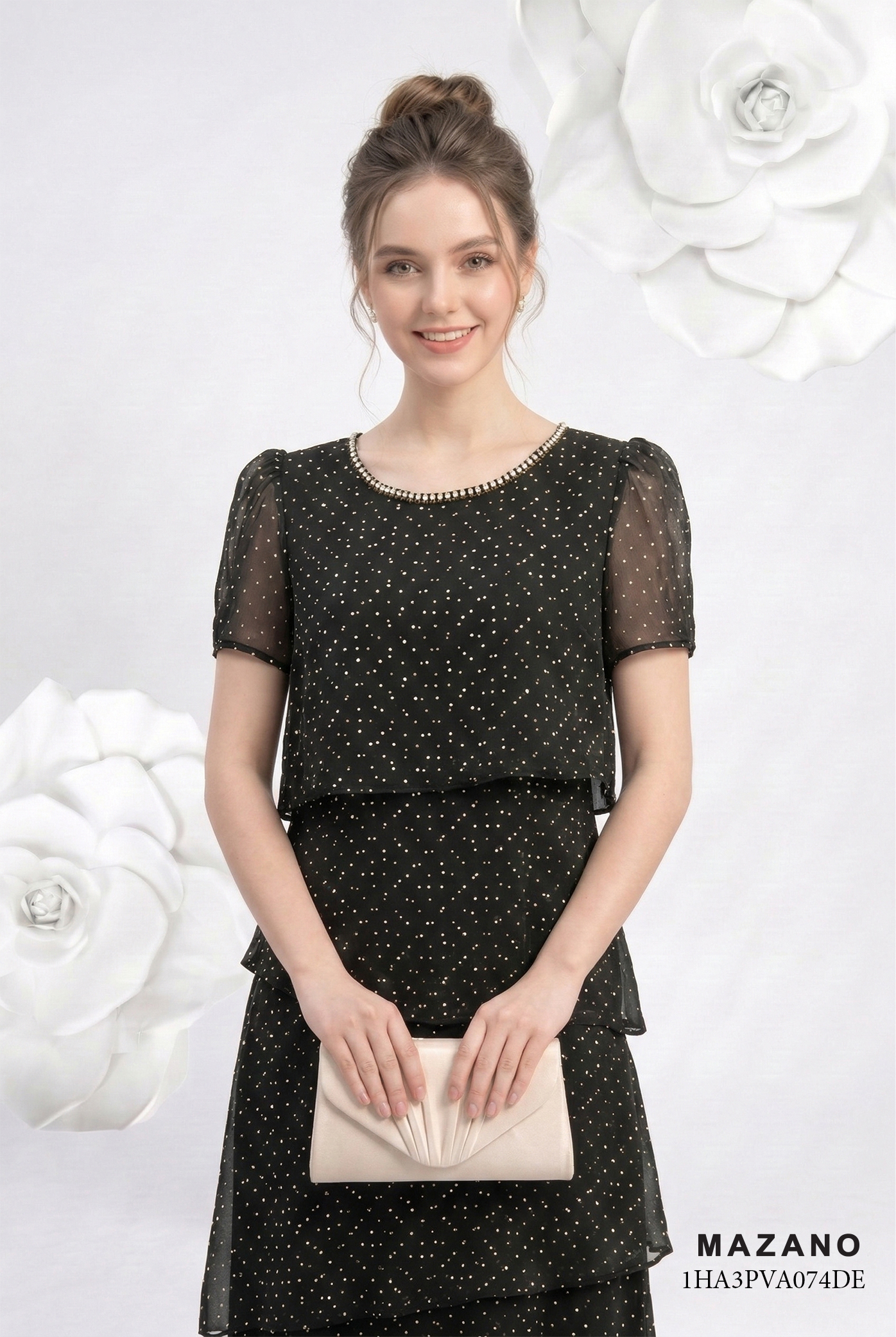 Đầm voan mỏng họa tiết chấm bi dáng suông A phân tầng cổ tròn tay ngắn đính hạt đá  thiết kế MAZANO