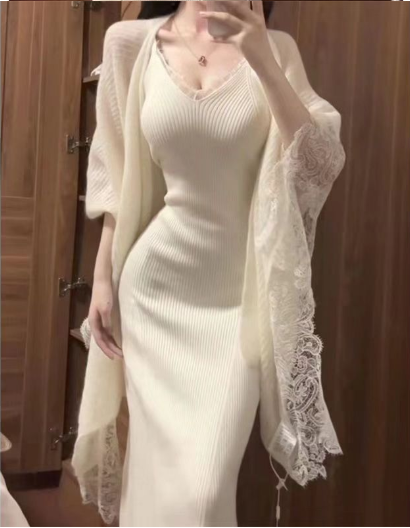 Đầm Ôm Lụa Ren Quyến Rũ