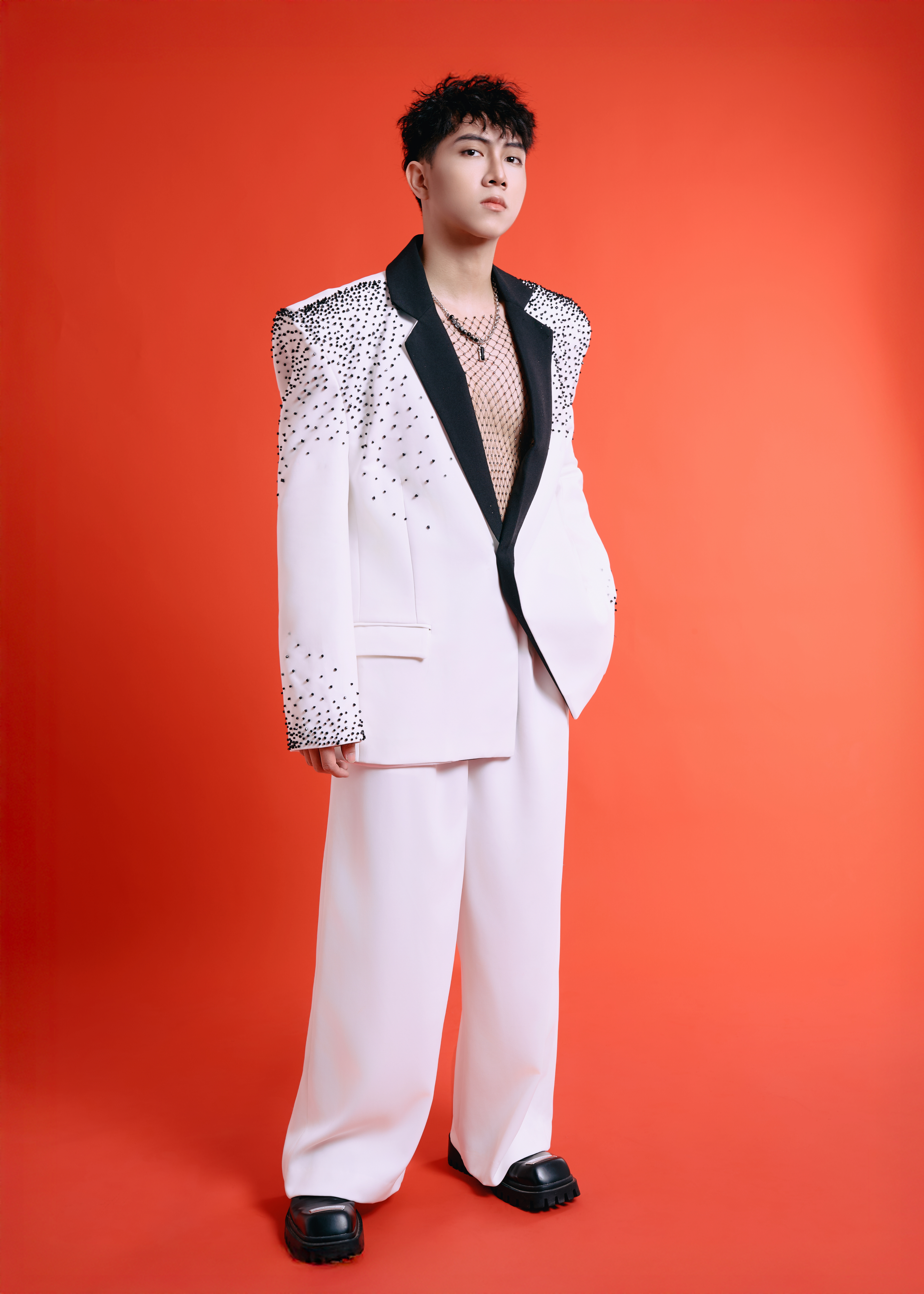 Suit Đính Đá Mạnh Mẽ