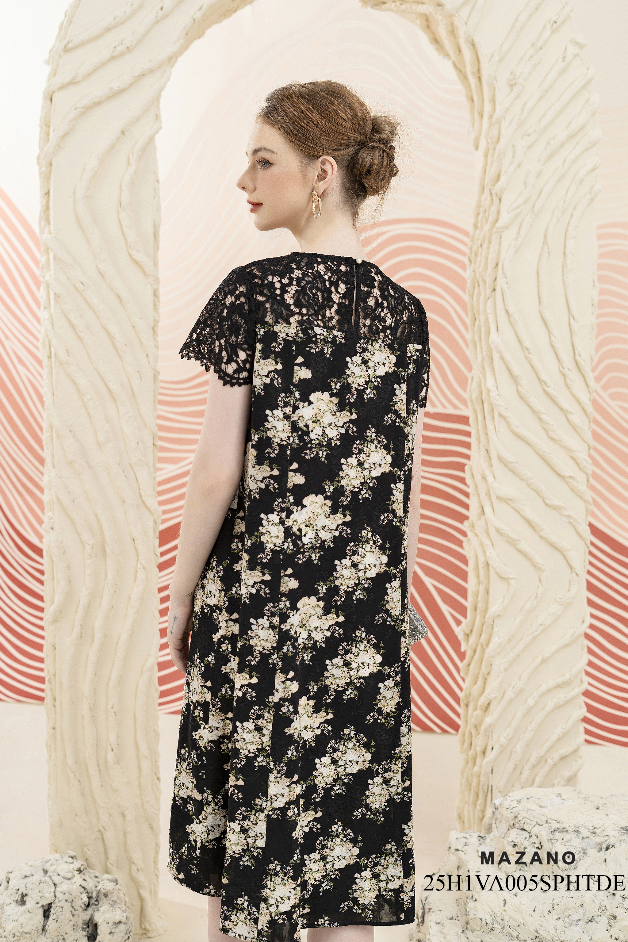 Váy Đầm Suông Vải voan phối ren Đính đá thủ công Cổ tròn Tay ngắn Dài qua gối_thumbnail_4