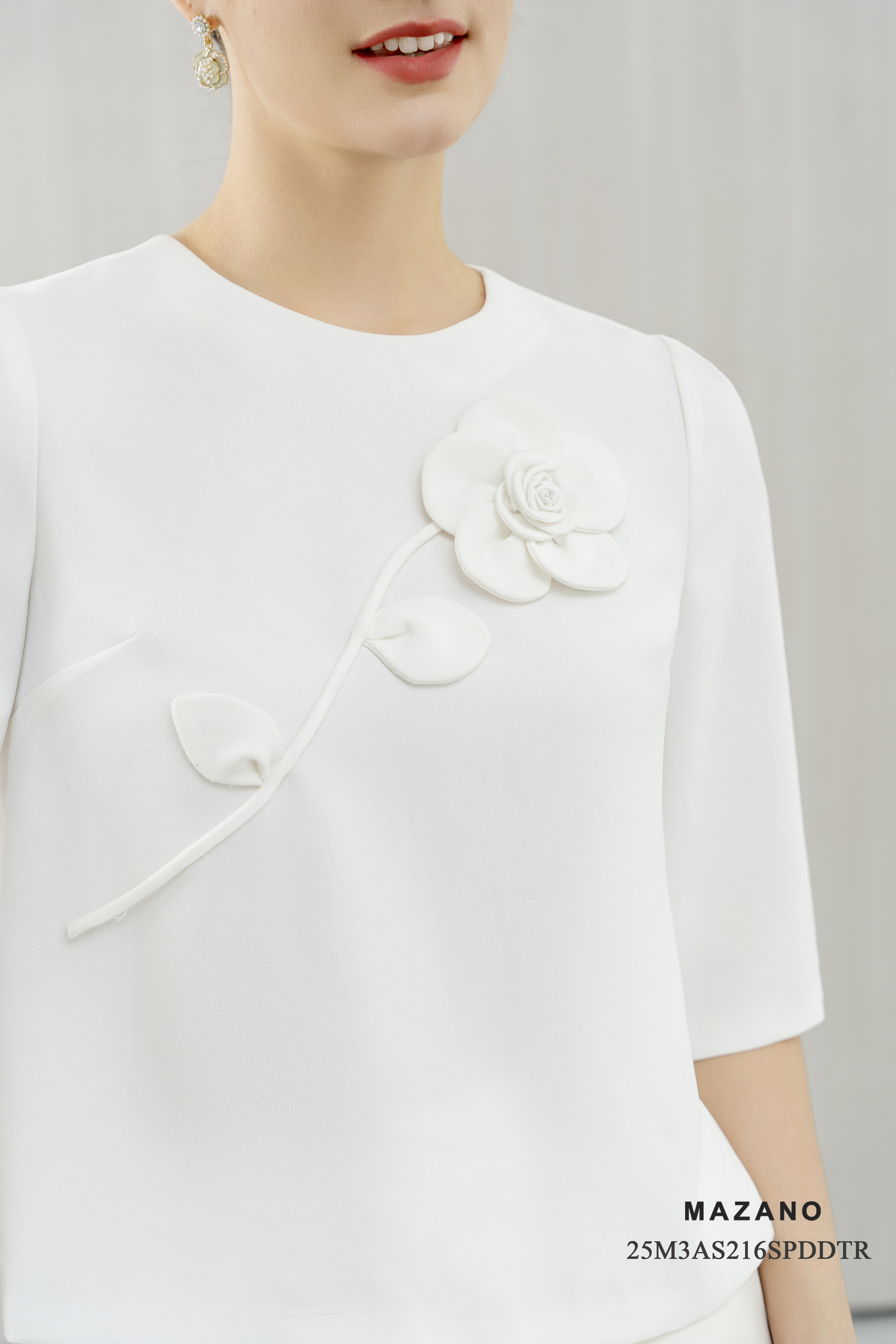 Áo top suông trang trí hoa 3D Cổ tròn Tay lỡ  Dài dưới eo_thumbnail_3