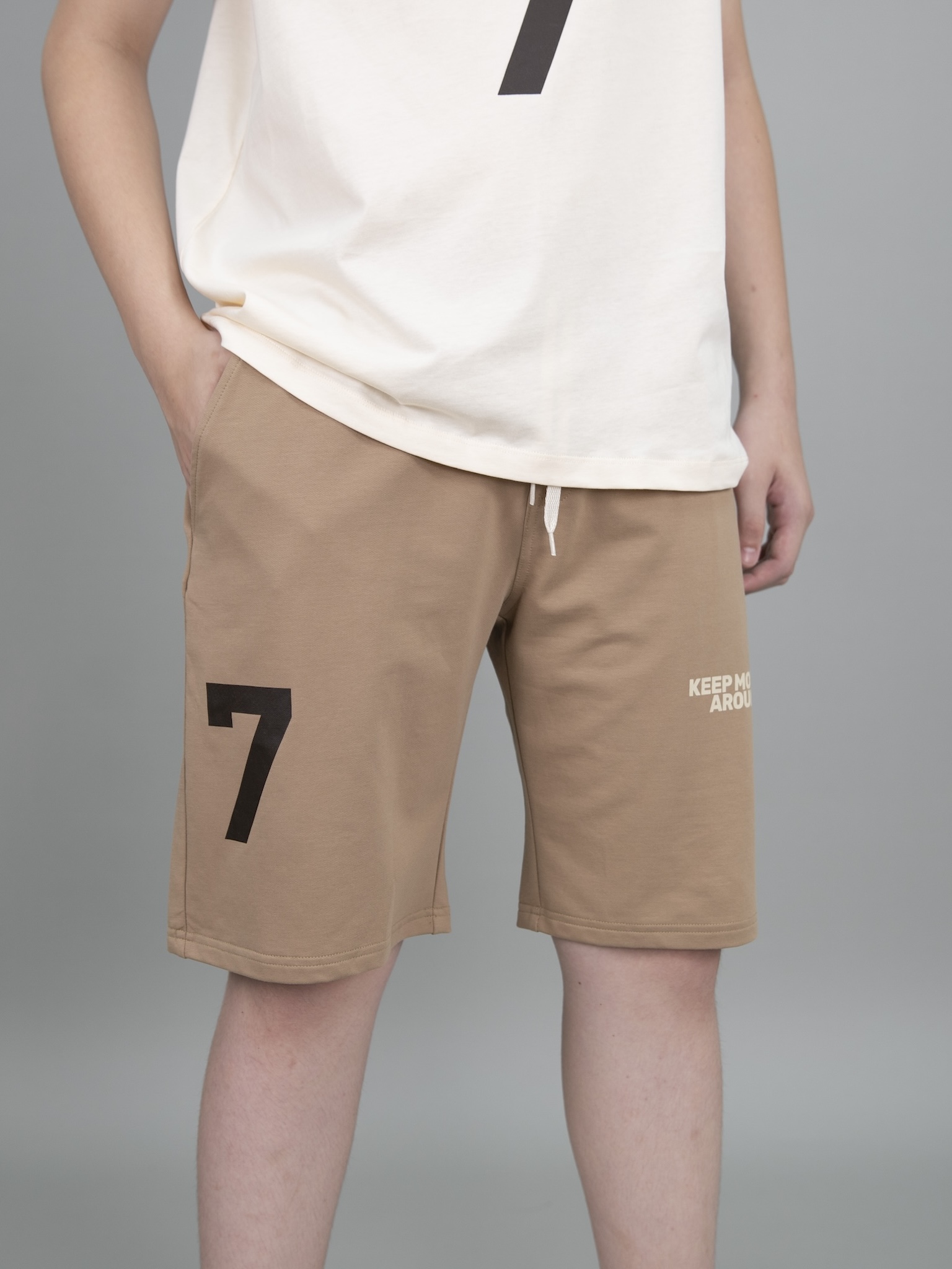 Quần short nâu nhạt in số 7_thumbnail_3