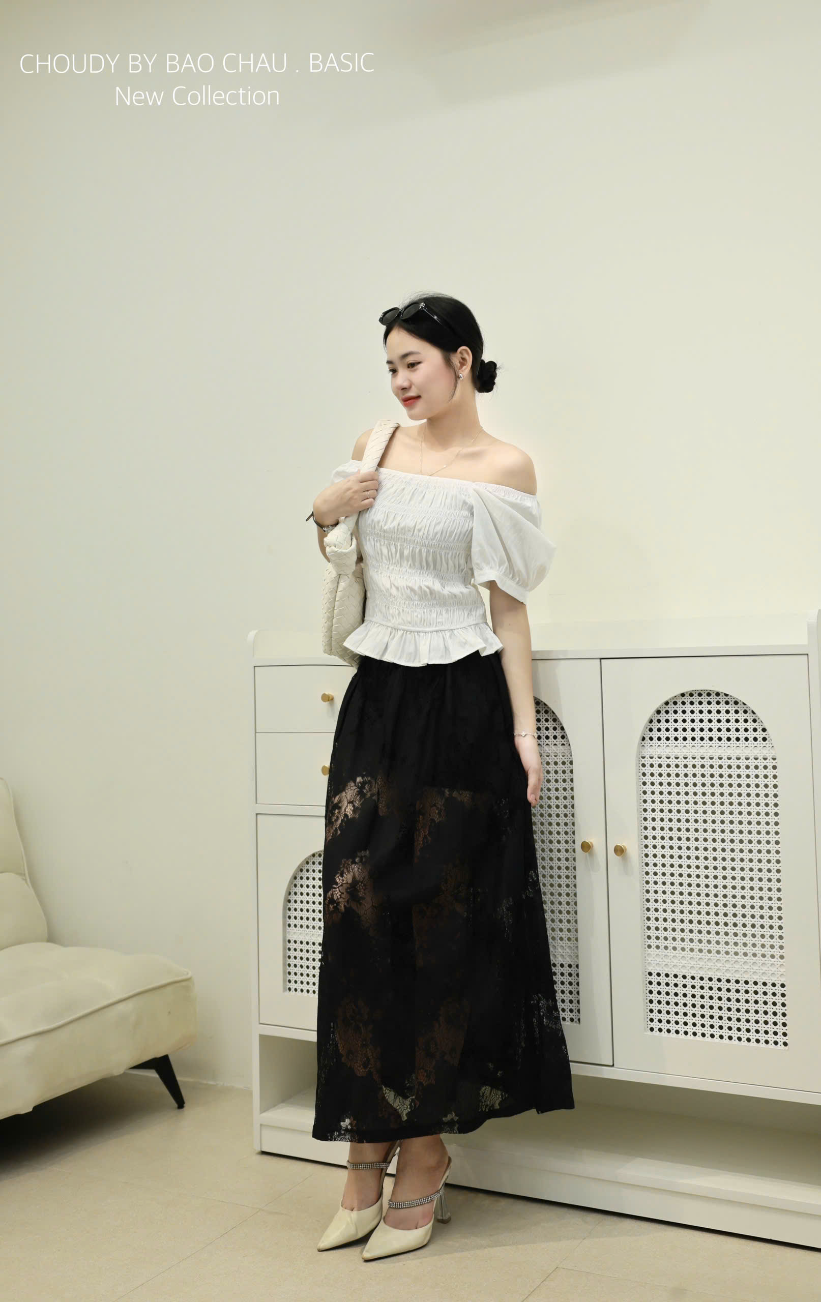 U323 CHÂN VÁY REN ĐEN