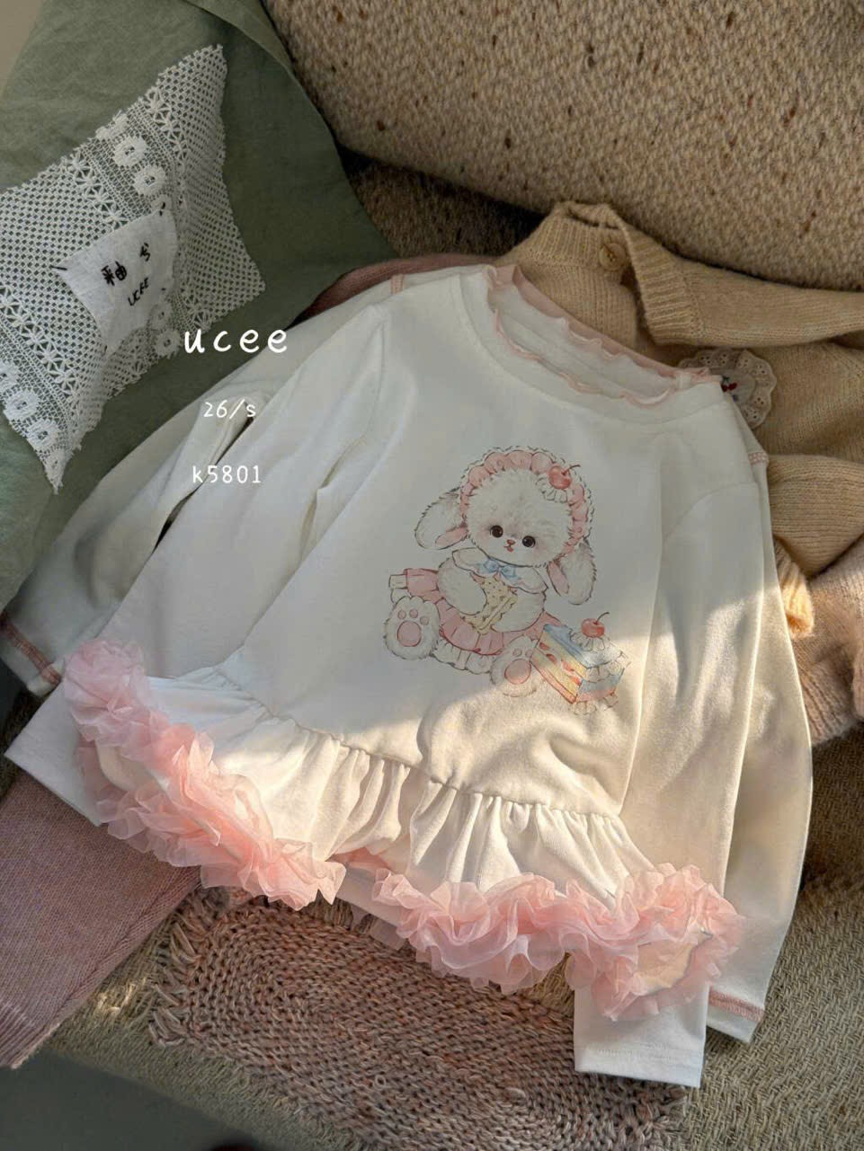 (E84) Áo thun mỏng viền bèo họa tiết thỏ Heyduck_thumbnail_0