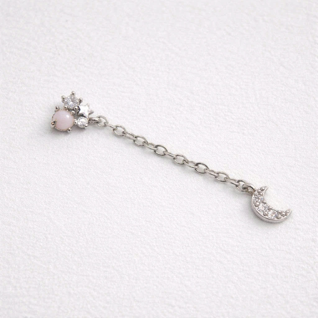 Khuyên kiểu xích rơi mặt trăng kim cương.