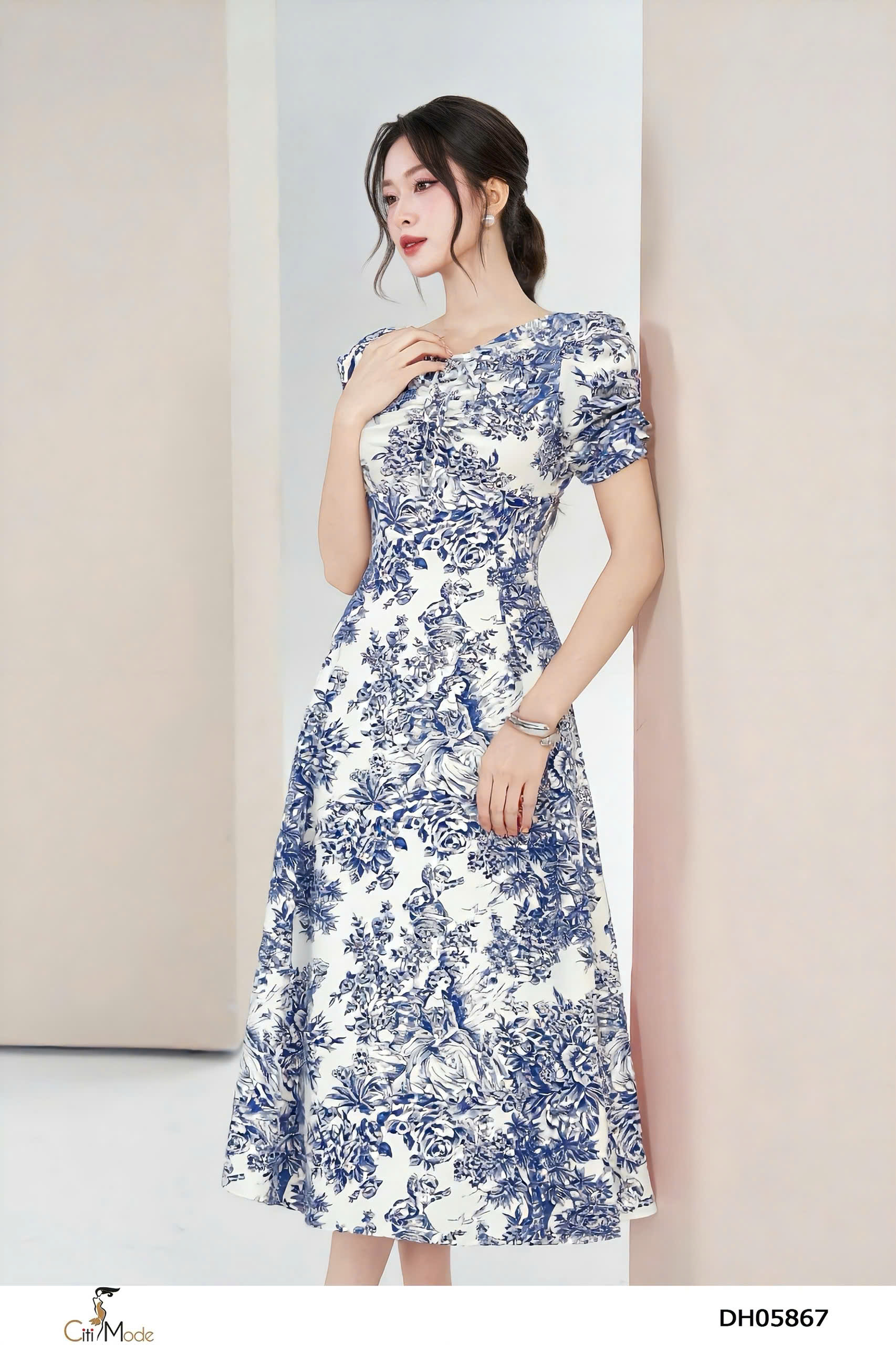 Đầm xòe họa tiết cô gái cổ V tay cách điệu_thumbnail_1