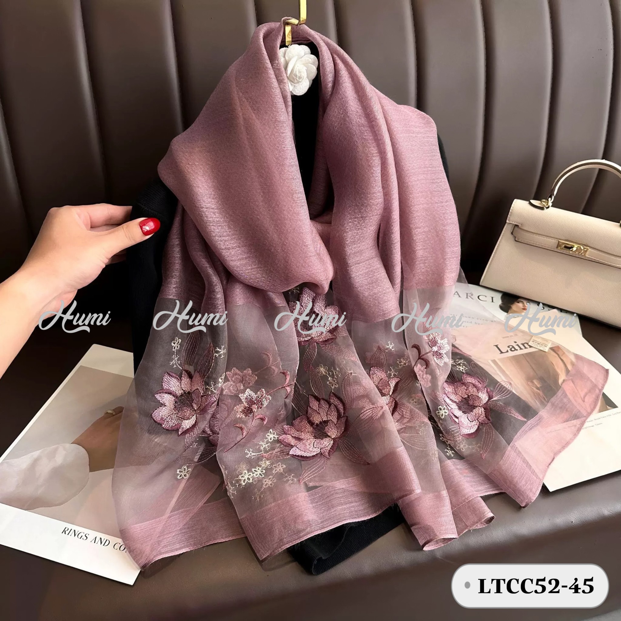 KHĂN TƠ THÊU HOA SEN  (LTCC52-45 Tím)