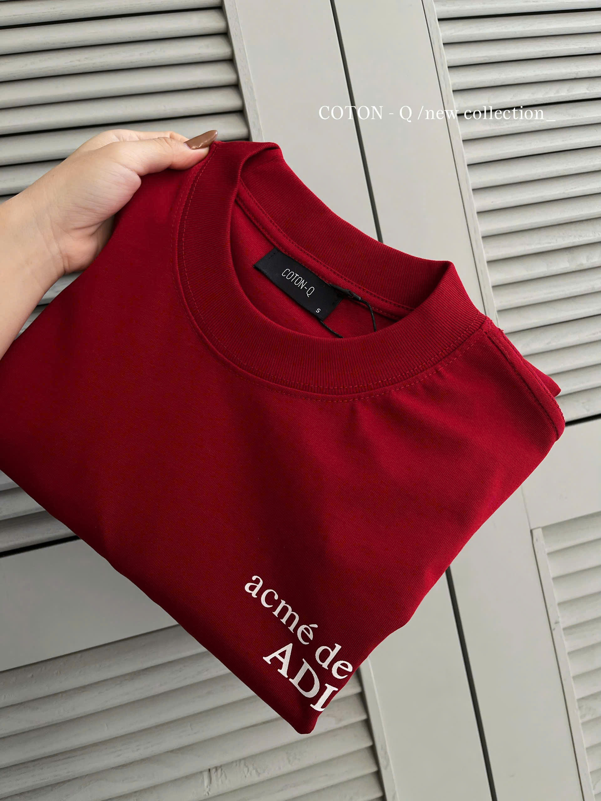 HA876 Áo thun đỏ in chữ