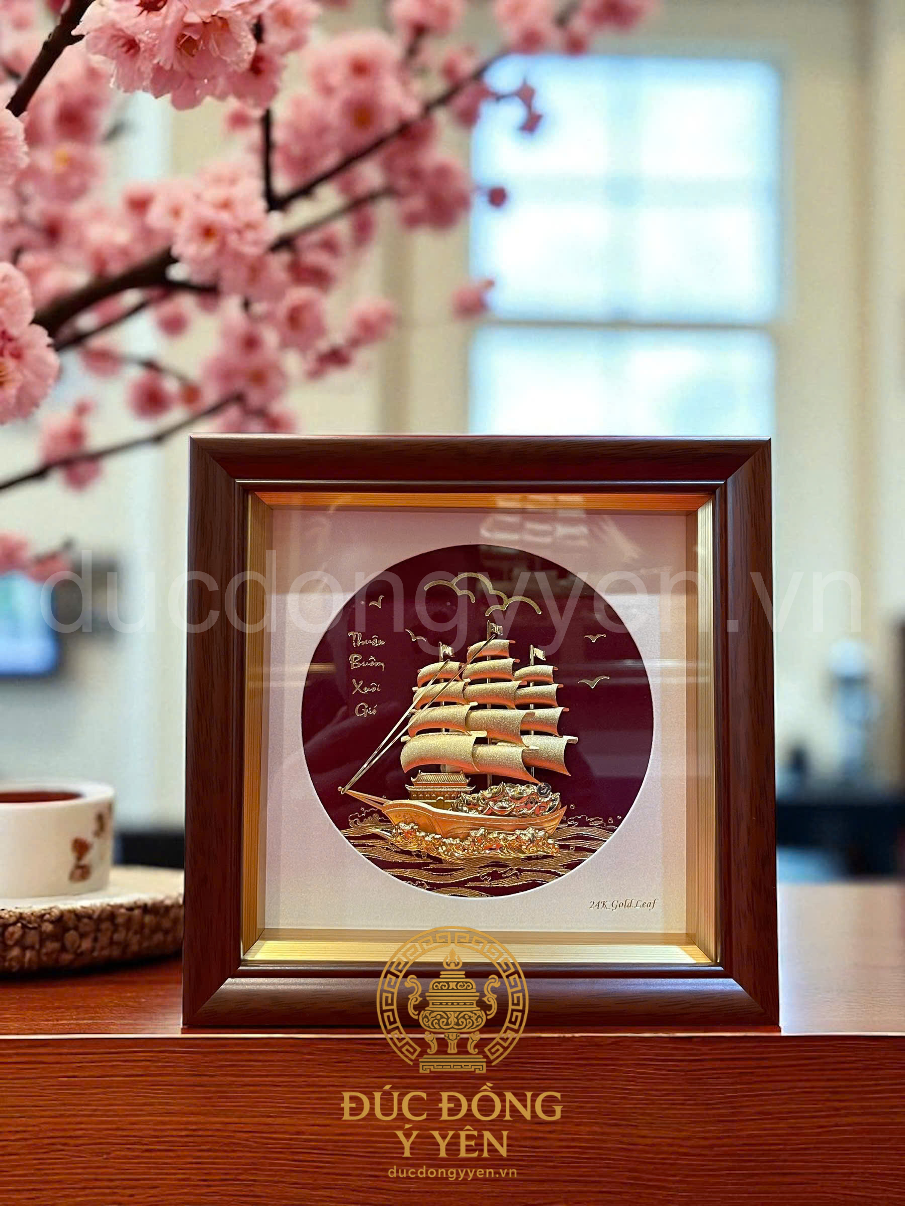 Tranh thuyền thuận buồm xuôi gió mạ vàng 24k kích thước 20 x 20 cm