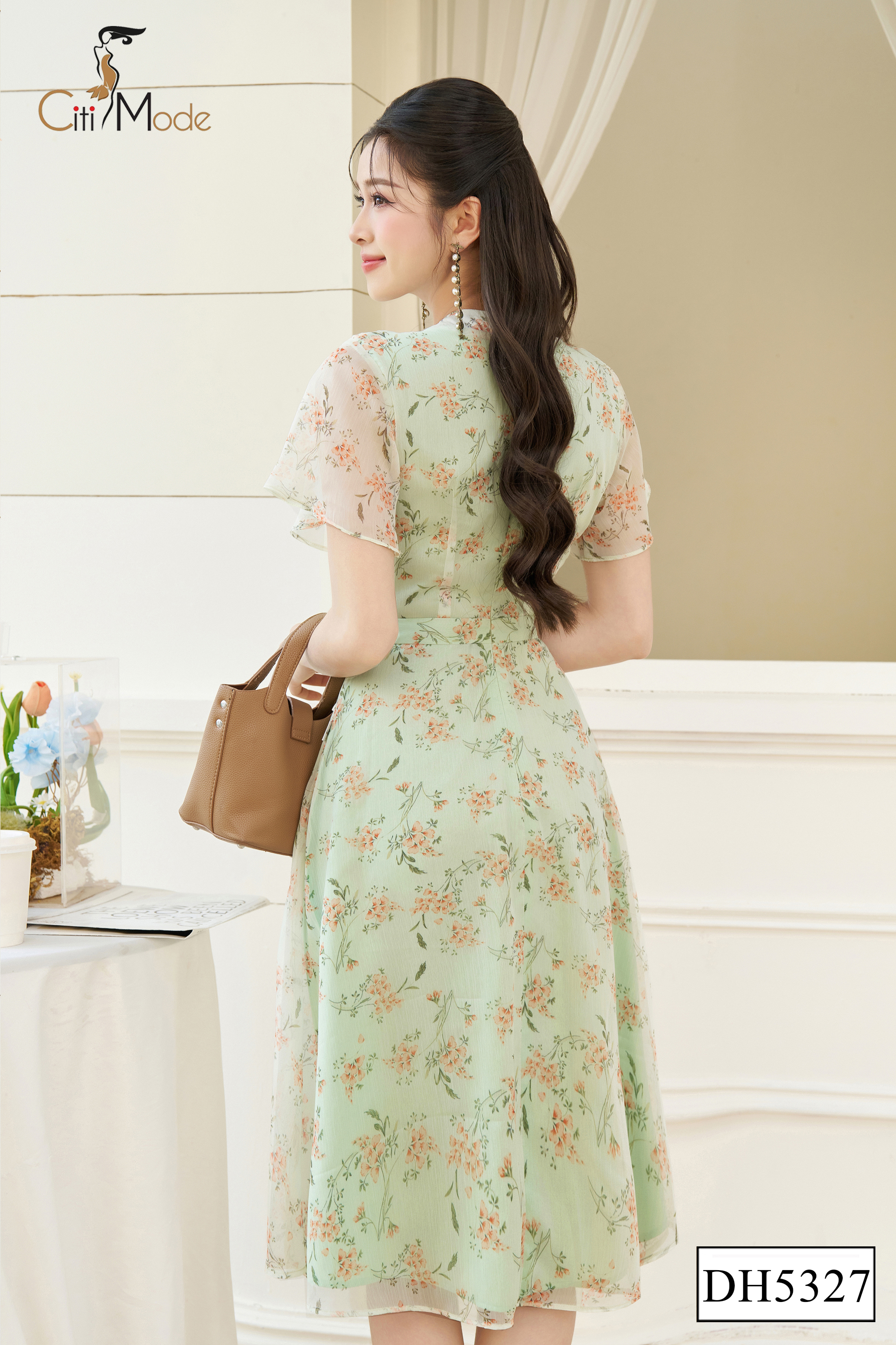 Đầm xoè hoa xanh cổ giọt lệ đính hoa_thumbnail_2