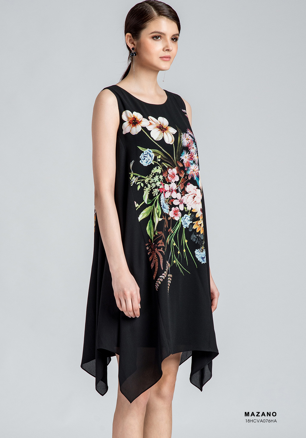 Váy đen hoa xòe sát tay_thumbnail_2