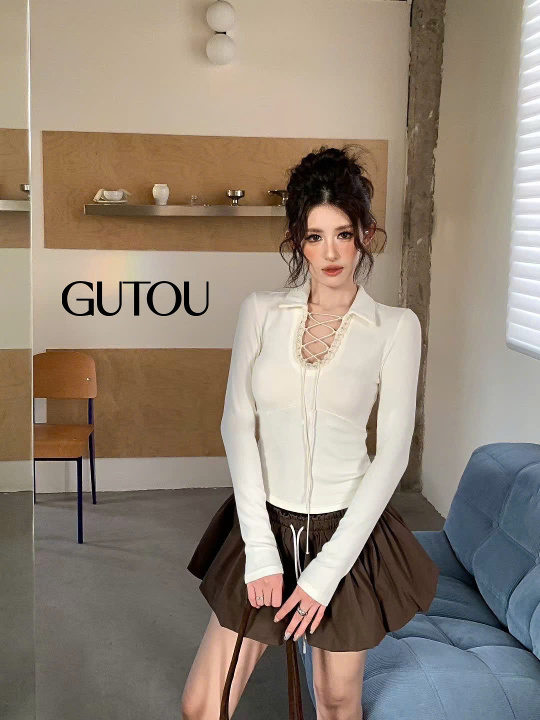 [GUTOU] Áo Thun Tay Dài Cổ V Đan Dây Đính Đá