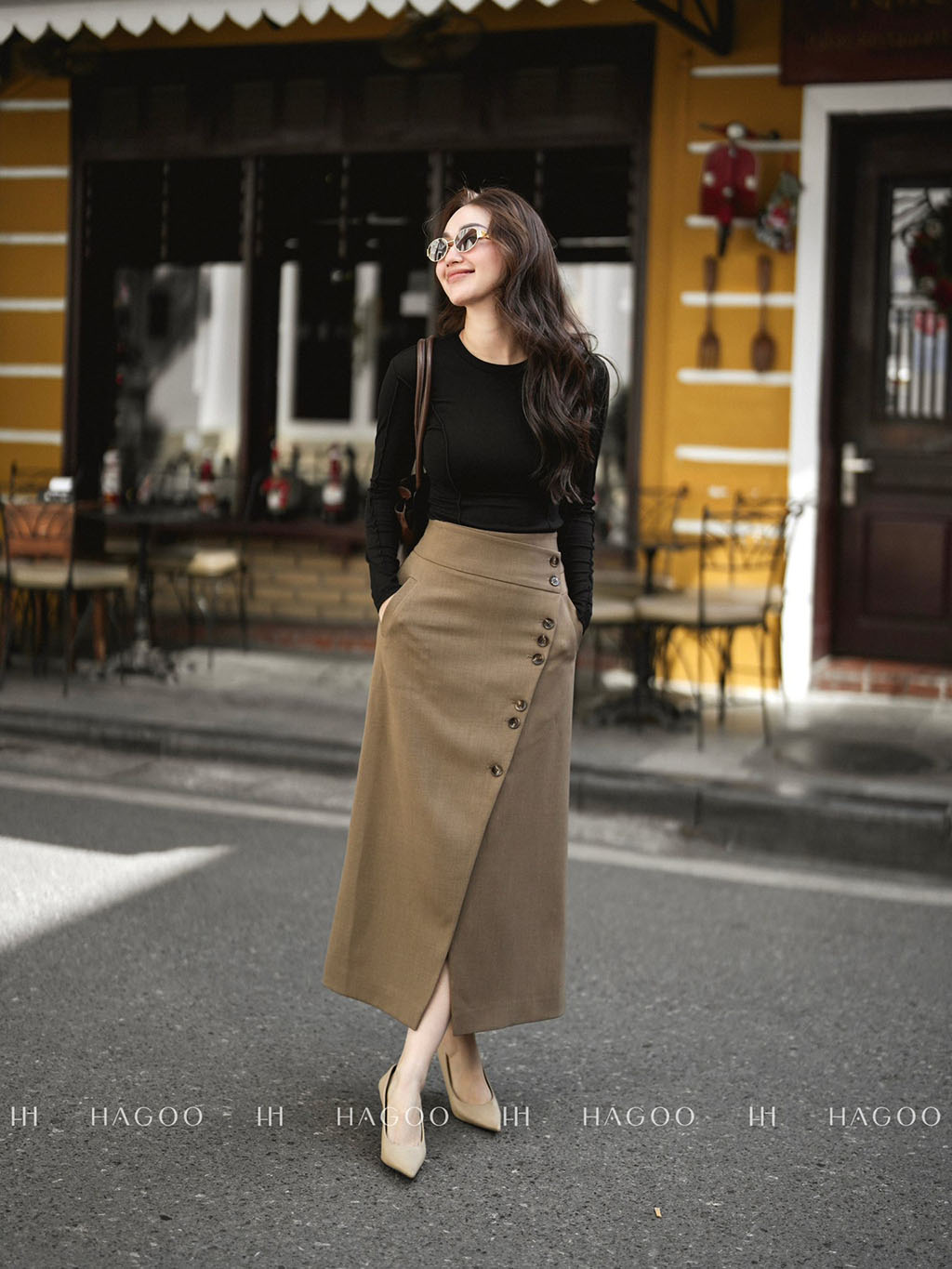 Chân váy vạt lệch khuy trang trí HAGOO