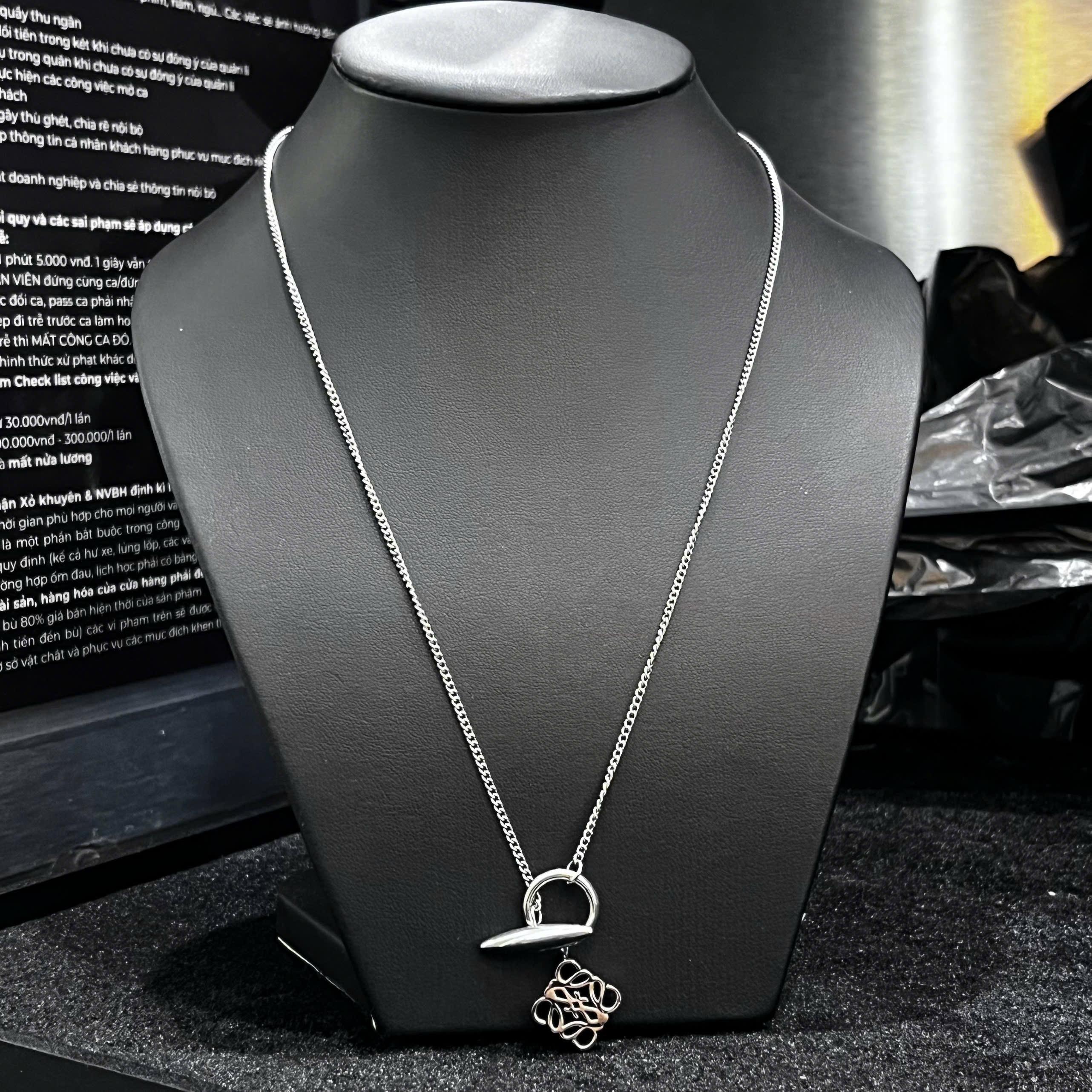 Vòng cổ titan loewe._thumbnail_2