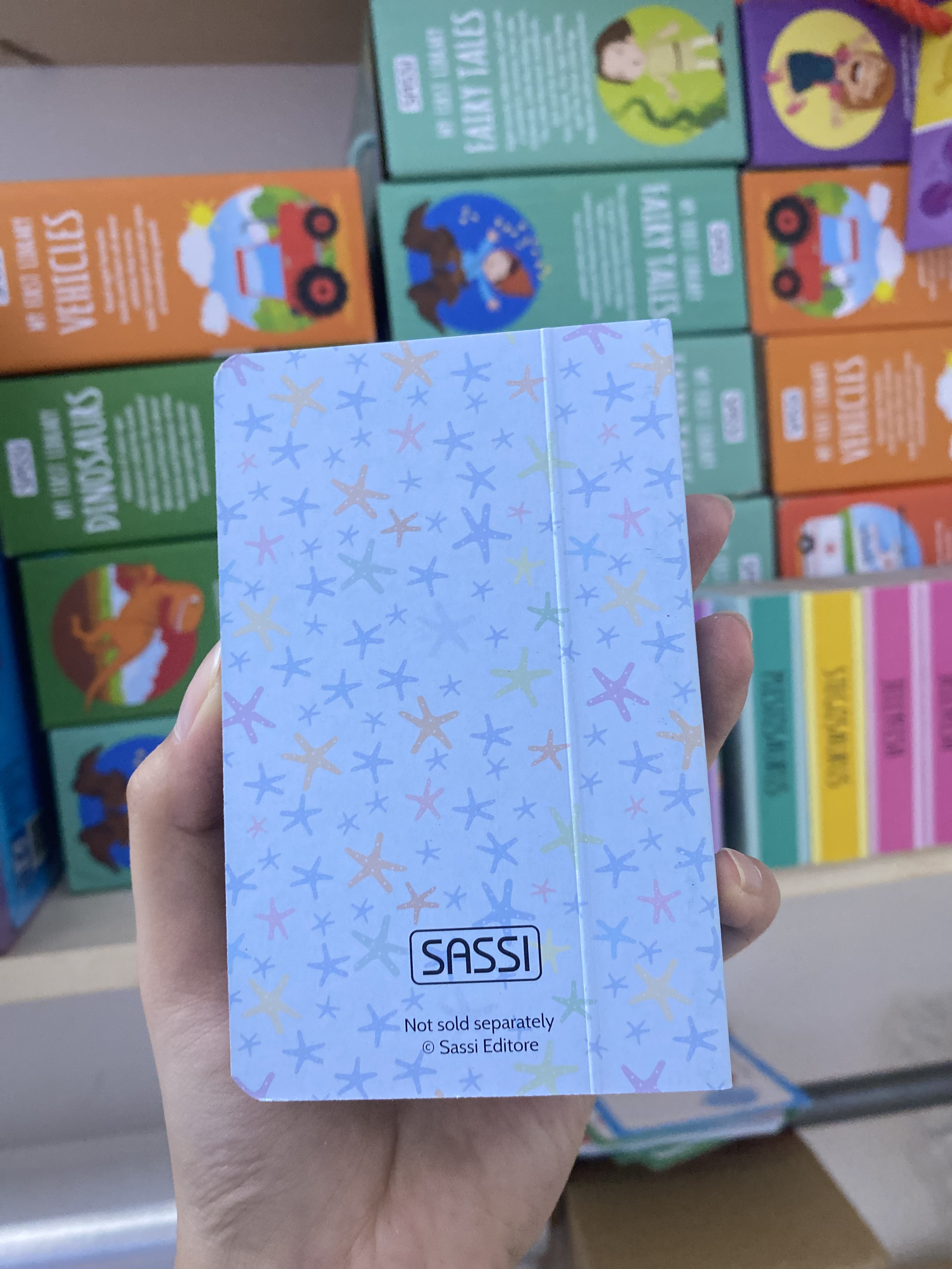 WHALE (The Sea Library)_thumbnail_4