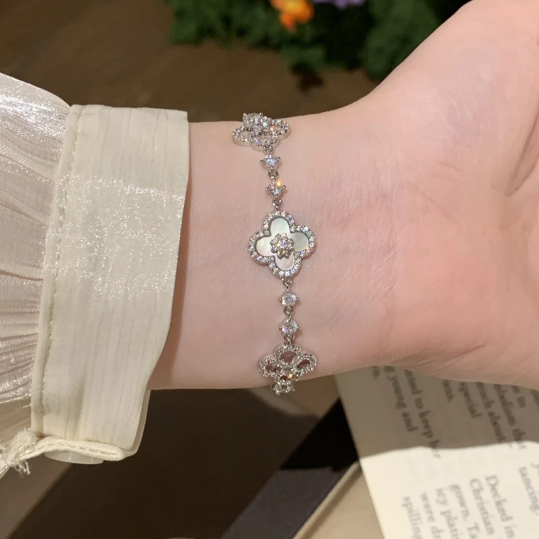 Vòng tay Cỏ bốn lá đính đá nhân tạo_thumbnail_3