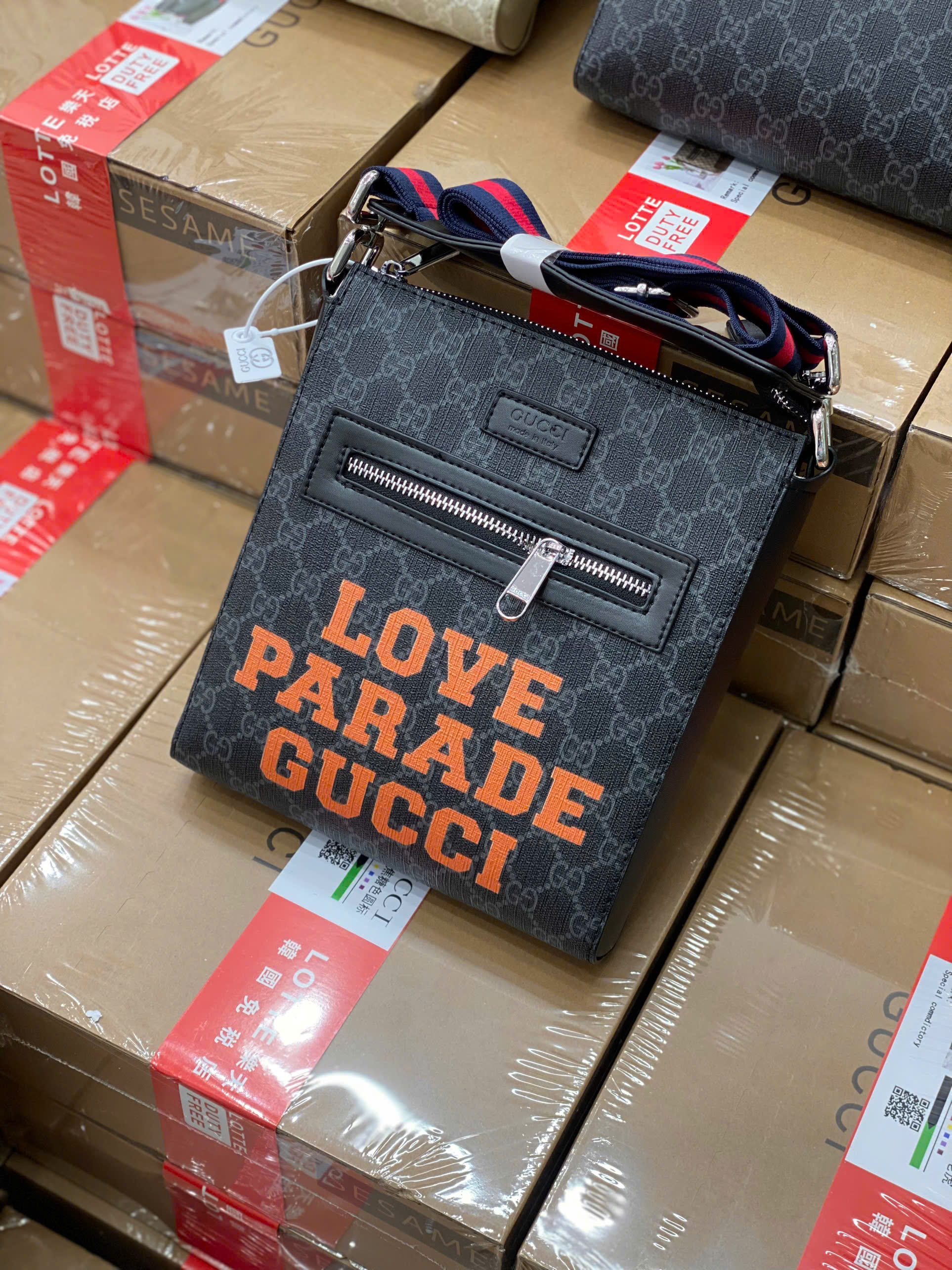 Túi Đeo Chéo Gucci GG Supreme Messenger Bag_thumbnail_30