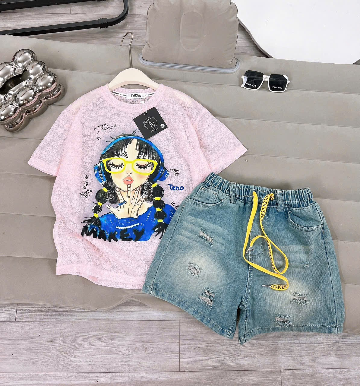 [Y72] Bé gái New York_thumbnail_1