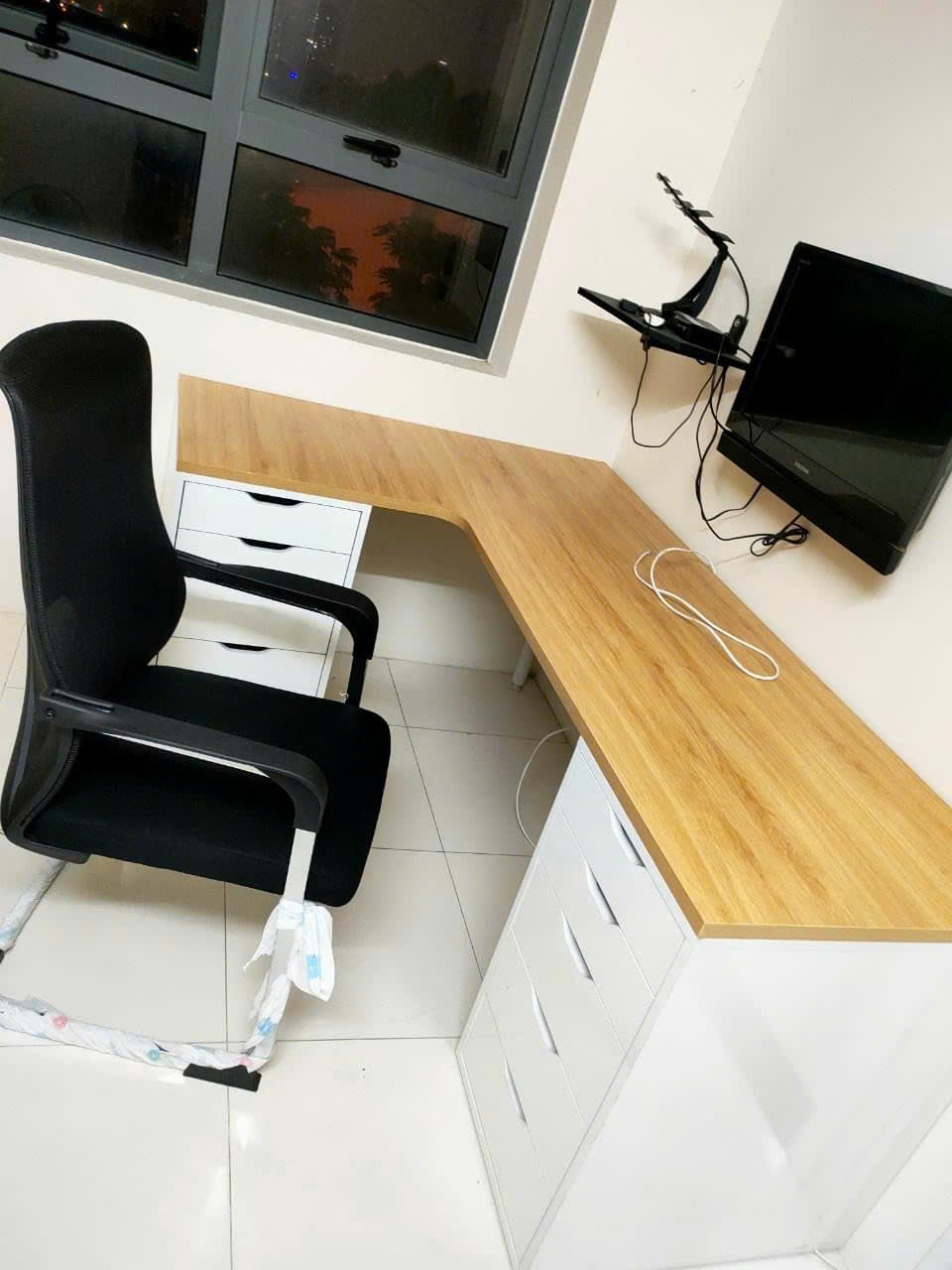 Bàn IKEA LX01 - Giá Liên Hệ 0986 882 049