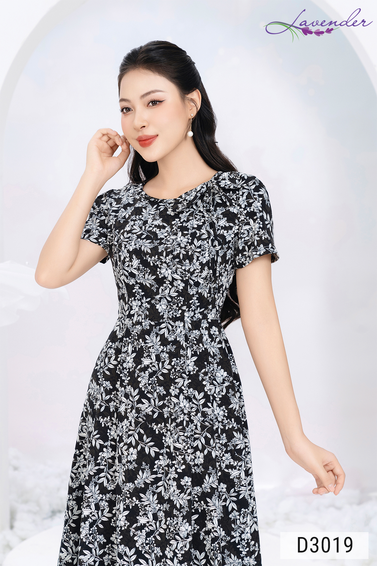 Đầm hoa đen trắng dáng xòe cổ tròn dây nơ D3019_thumbnail_3