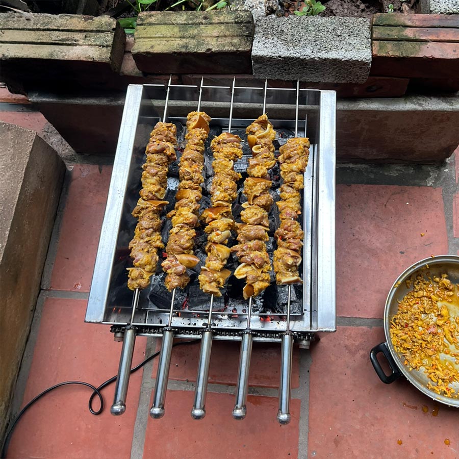 Máy nướng thịt 5 xiên tự quay_thumbnail_3