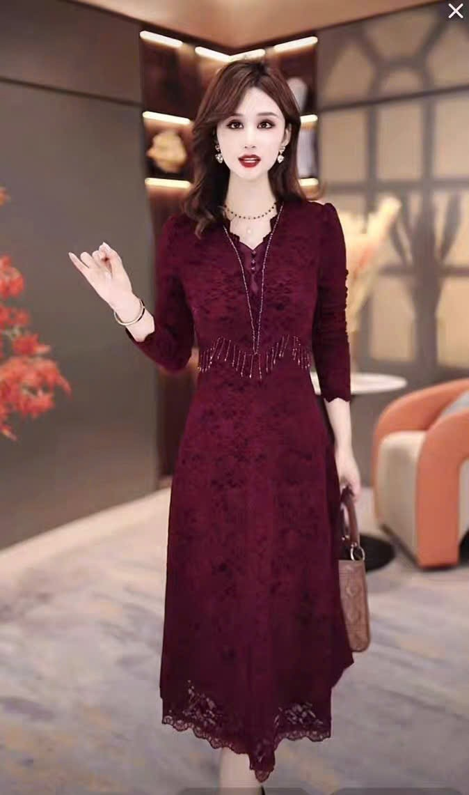 18236-Đầm ren xòe đỏ đô tay dài viền eo tua rua ( ren , lót)