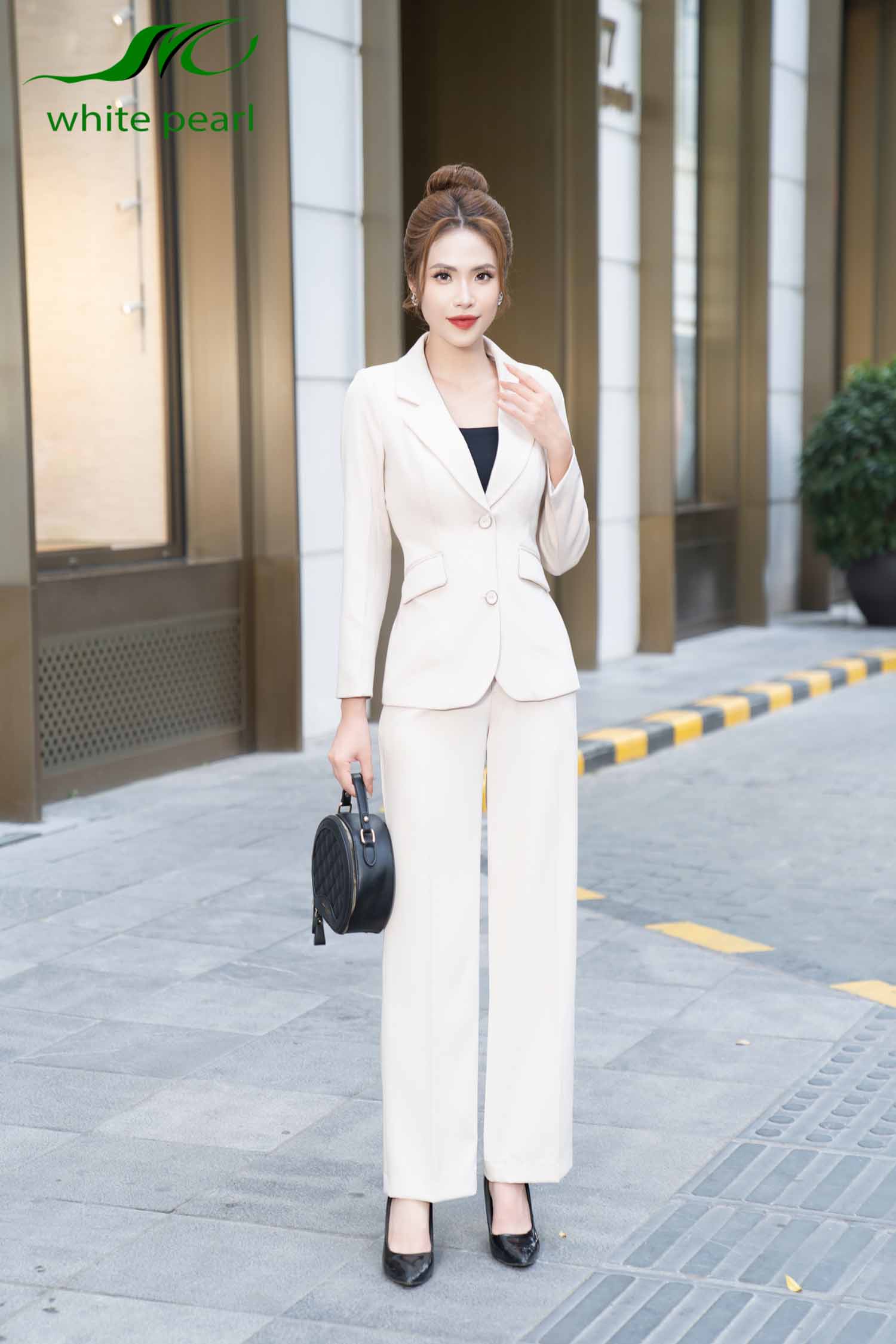 Bộ vest dáng dài kết hợp quần ống suông thời trang công sở White Pearl