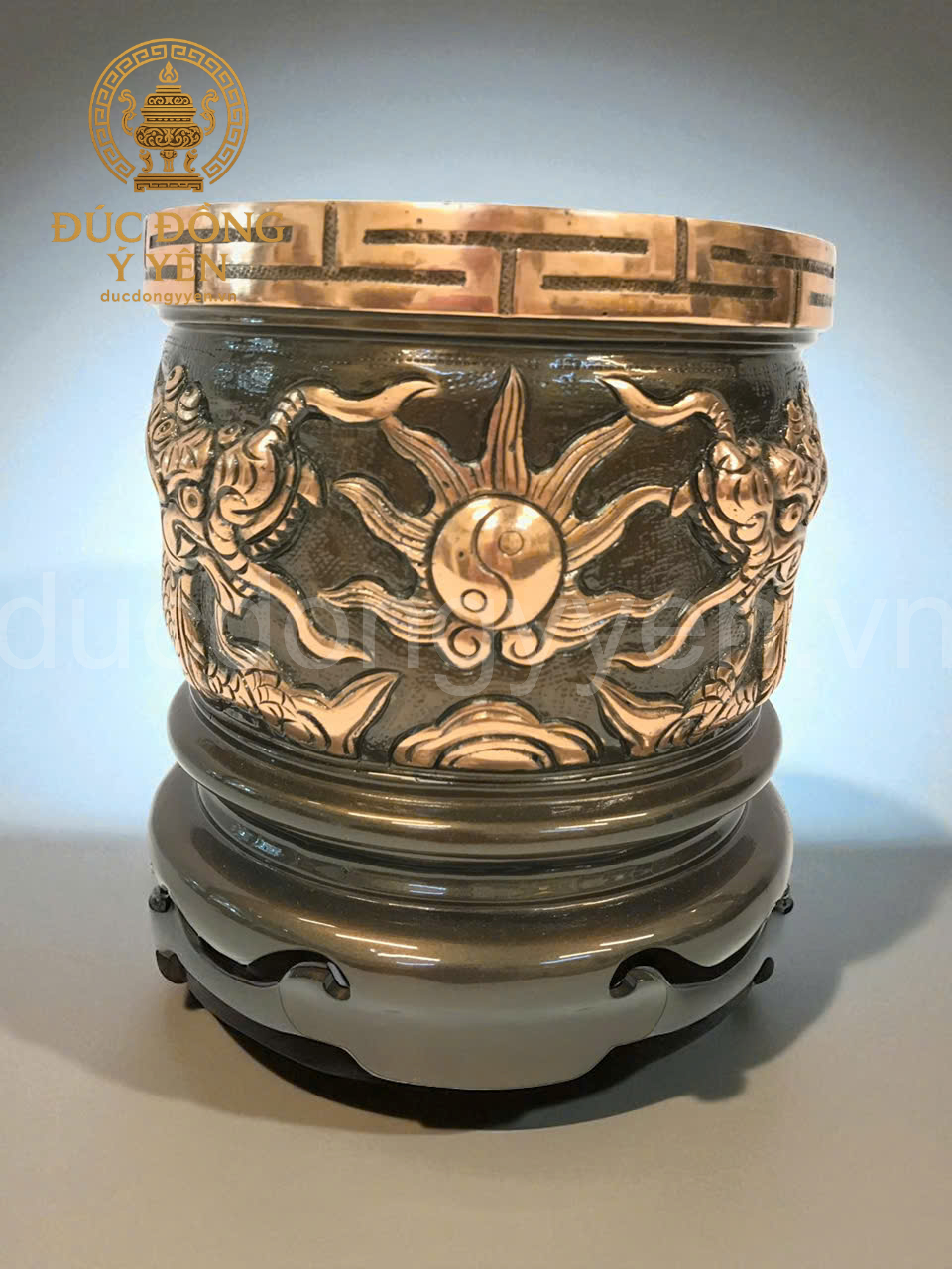 Bát hương đúc đồng đỏ phớt cạo màu 